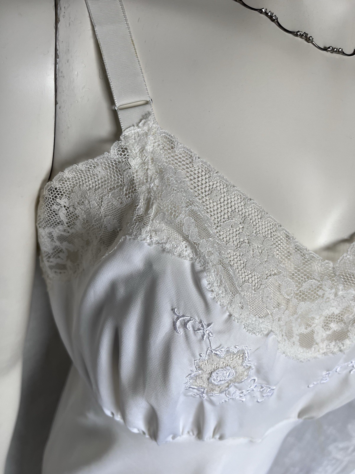 Vintage Slip Dress Gown Lace Floral Embroidery Cream Classic 60s Glamour Size 36