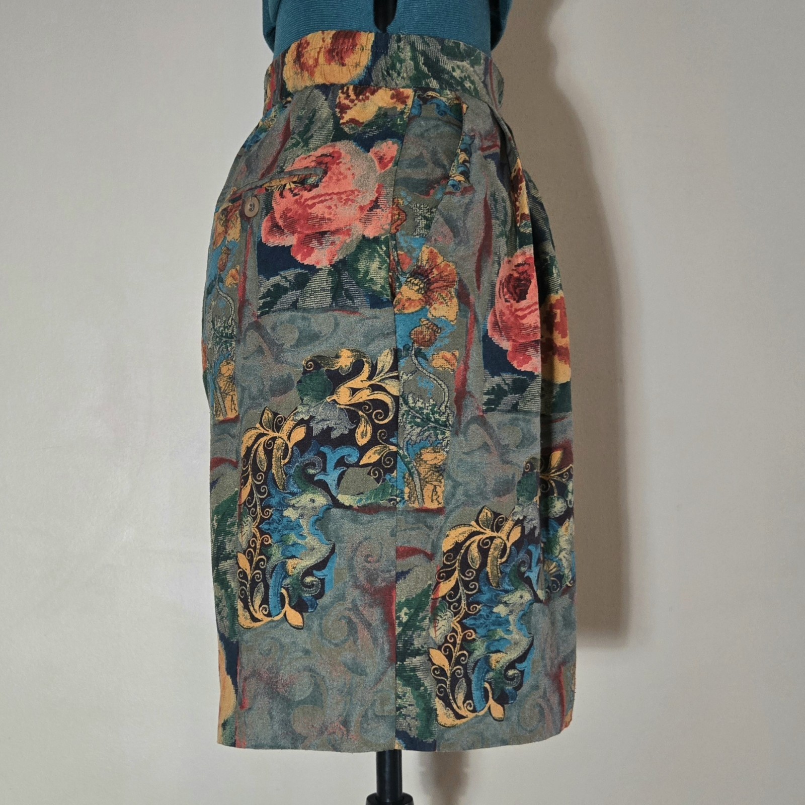 Vintage 1980s Baroque High-Waisted silk Shorts Georgiou Classics Dark Academia