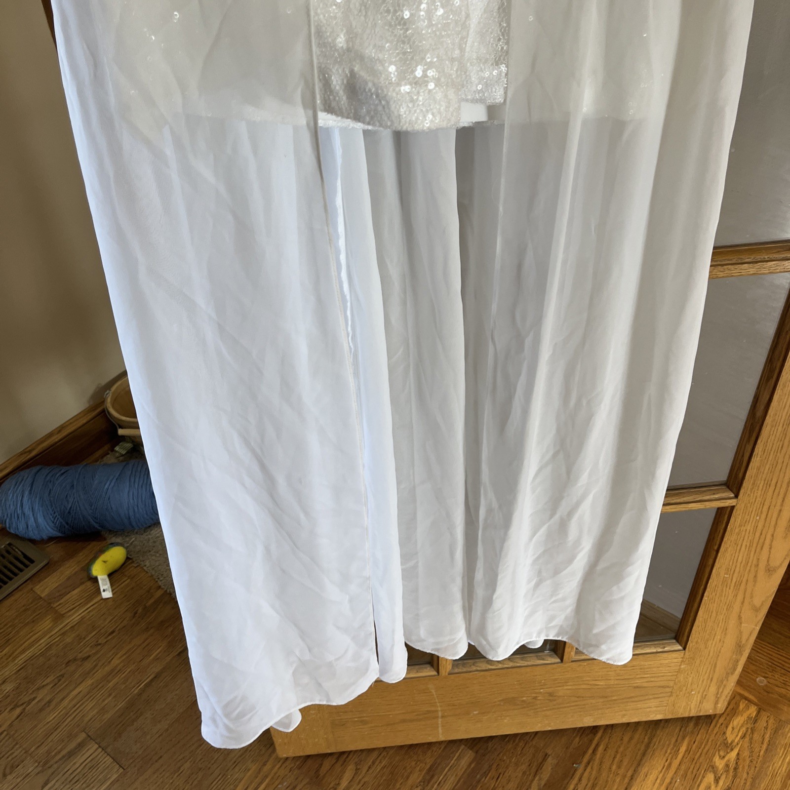 White Halter Neck Sleeveless Full-Length Wedding Dress 9/10 prom homecoming