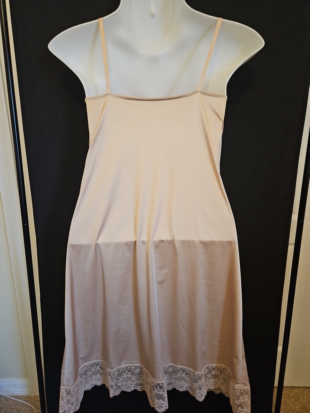 Vintage 80s 90s LILY OF FRANCE Beige Full Slip Dress Nylon Wide Lace Trim 38
