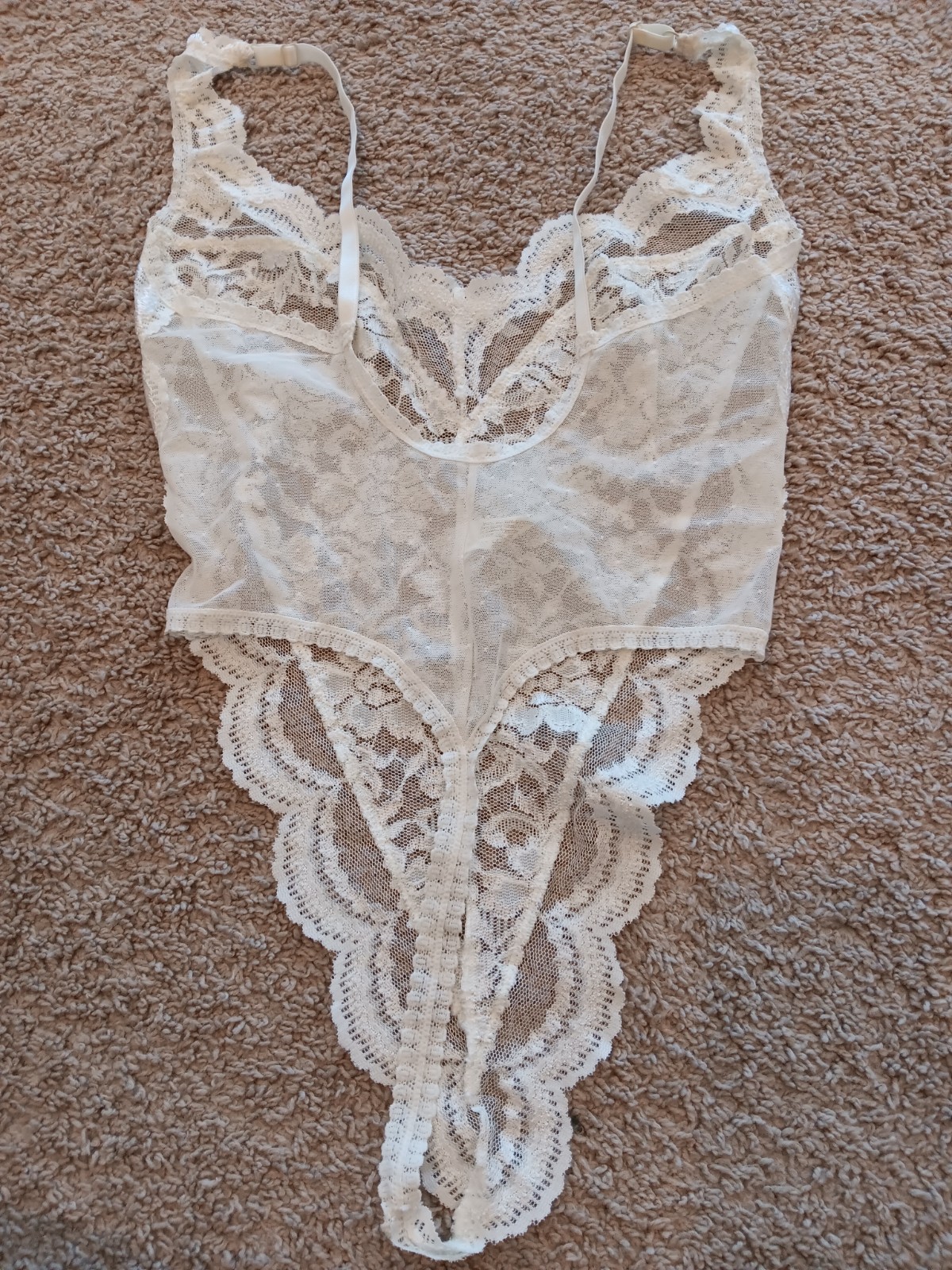 Victoria’s Secret Gold Label Lace Teddy Bodysuit M Ivory Sheer Scallop VTG 90s