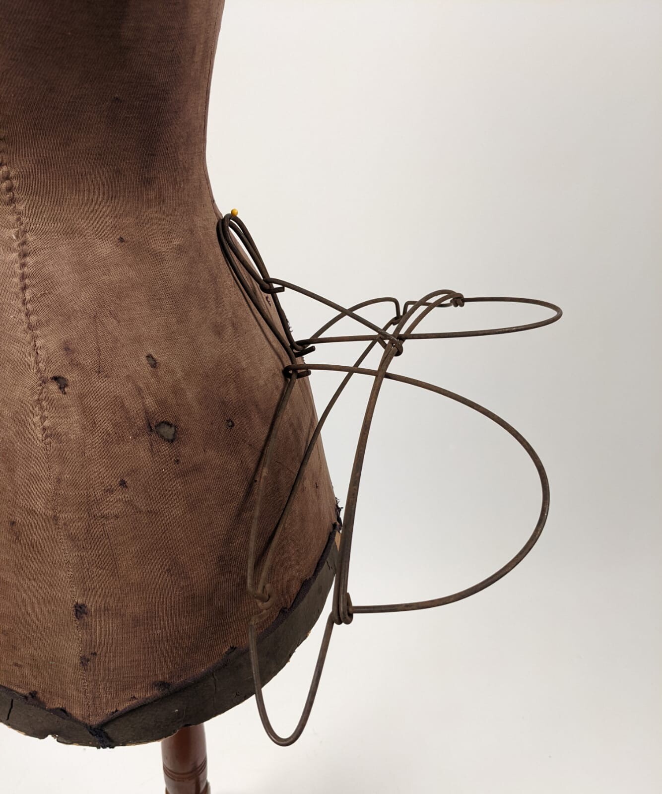 MOST BIZARRE VICTORIAN 19THC WIRE SHELF BUSTLE FOR DRESS