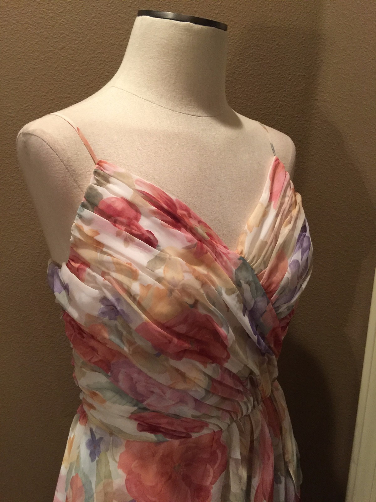 Frank Usher 10 M Floral Ruched Luxe Event Dress W Spaghetti Straps
