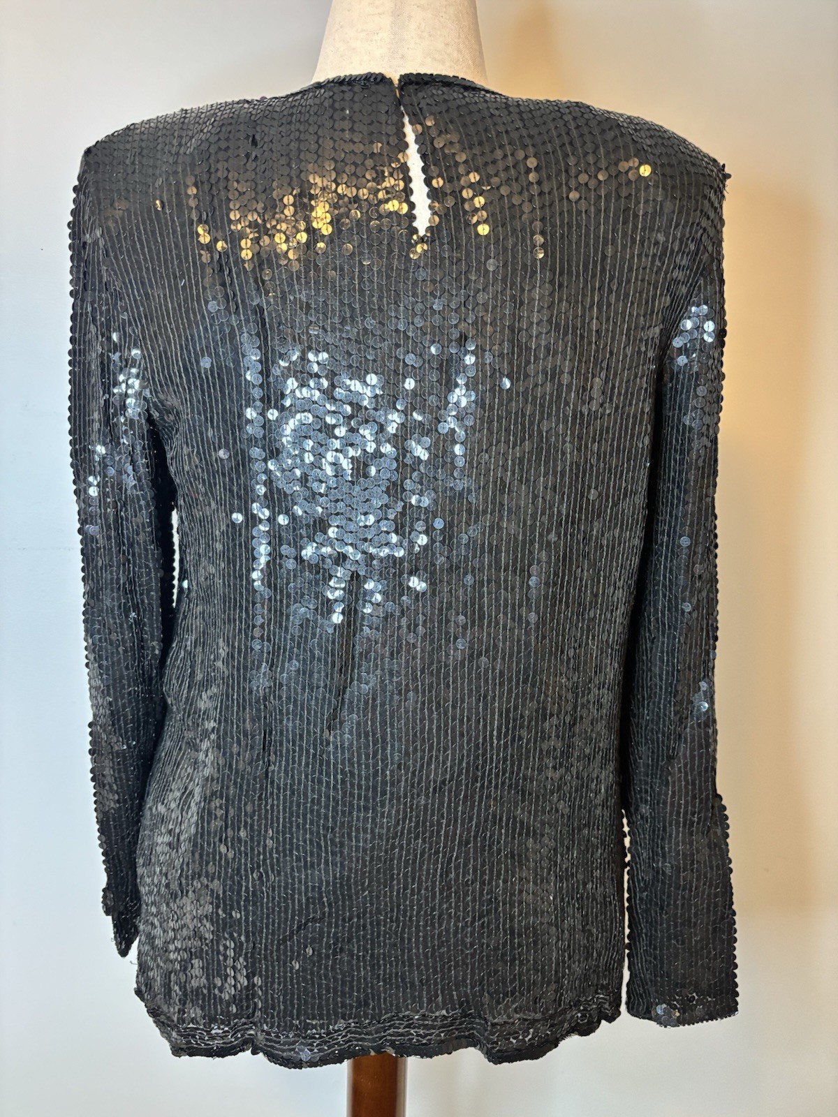 Sweelo Vintage 1980-1990’s Swirl Pattern Sequin Designer Black Silk Lining Top