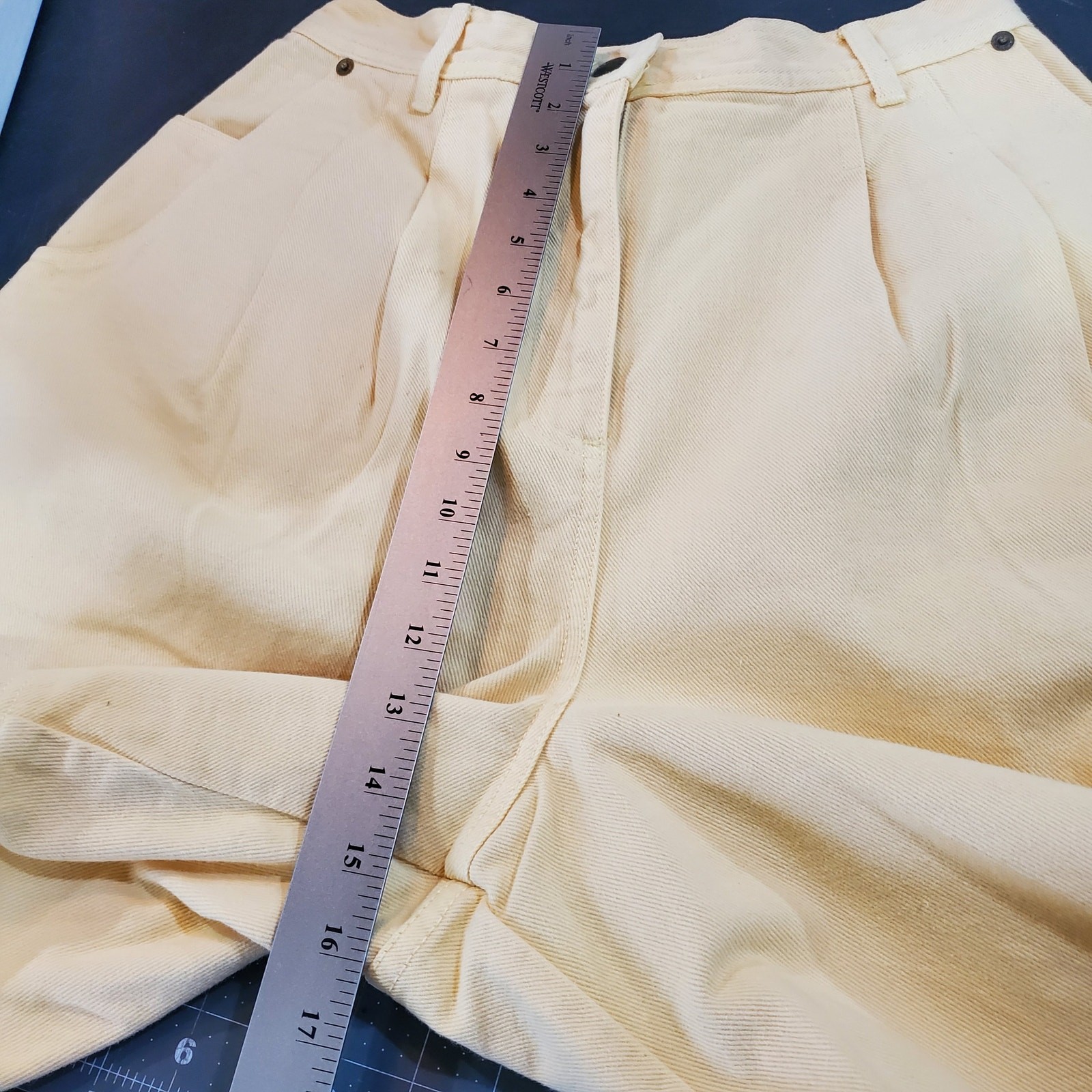 Vintage Karen Kane Denim Shorts Women Size 12 Yellow 80s High Rise Preppy Twee