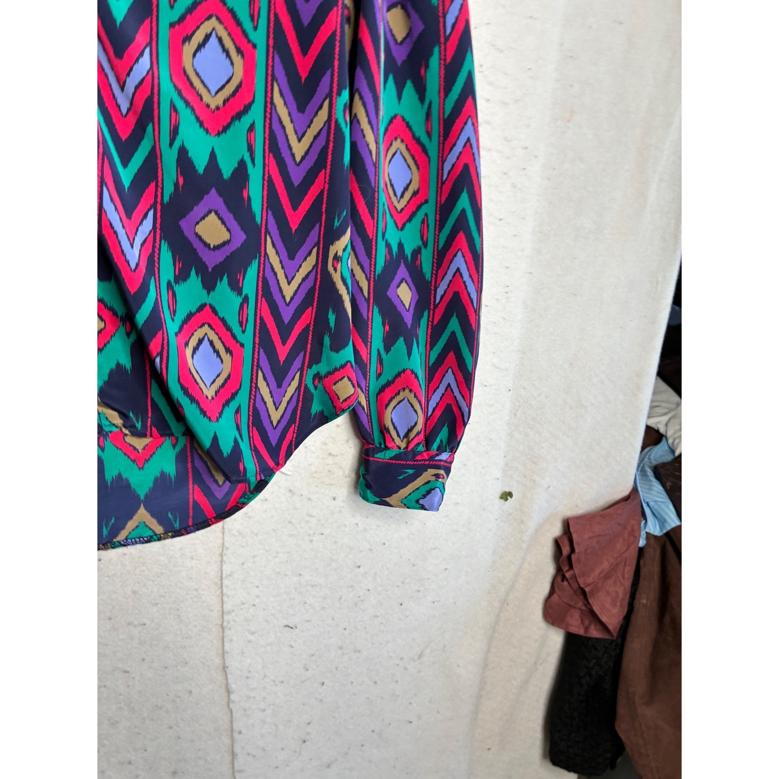 Vintage Campus Casuals California Geometric Ikat Print Button Up Blouse Top 90