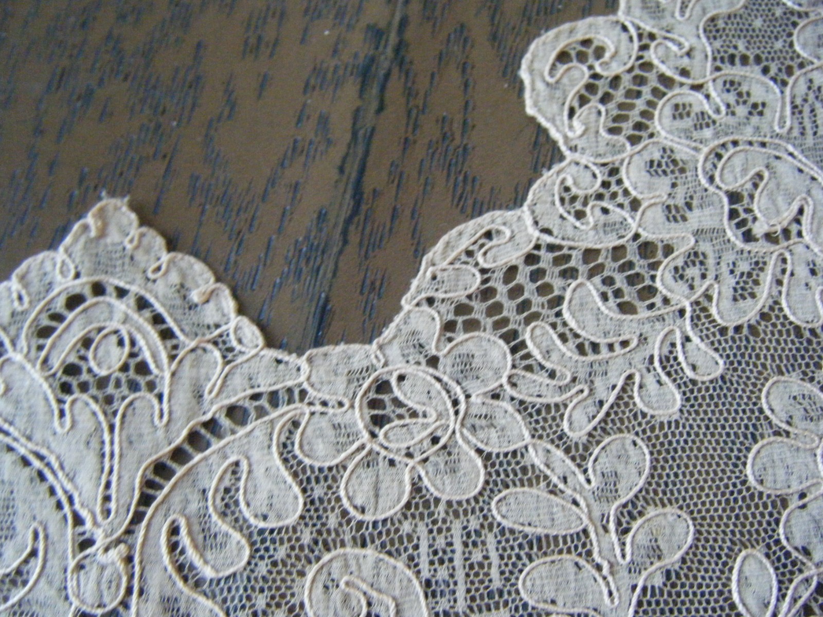 Antique Alencon bobbin lace Top Chemise Cami/Nightgown Corset Topper soft tan