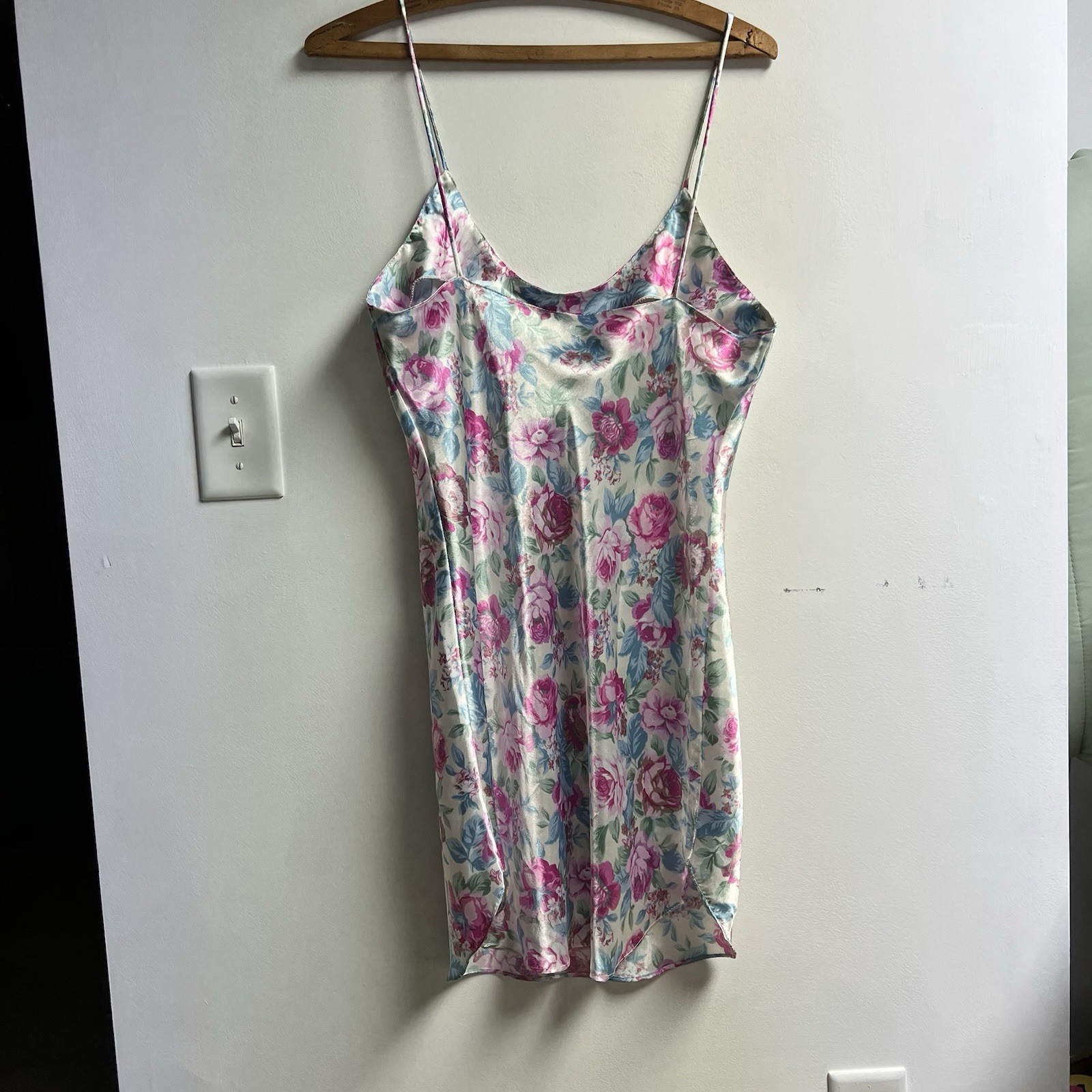 Circa 2000 Pink Roses Nightie Satin M