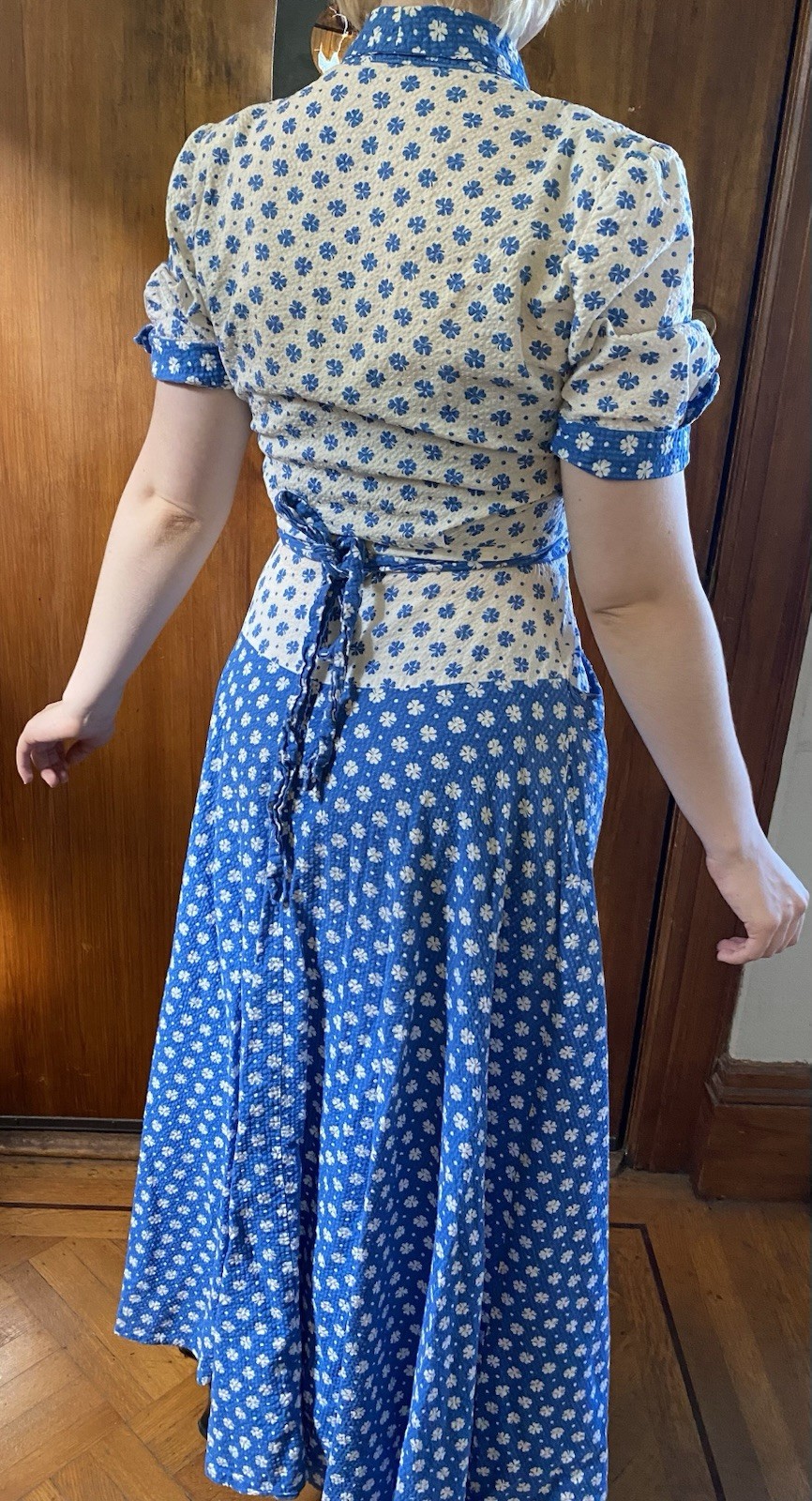 Vintage 1930s-40s White Blue Floral Lounge House Dress Puff Sleeve Zip Front Med