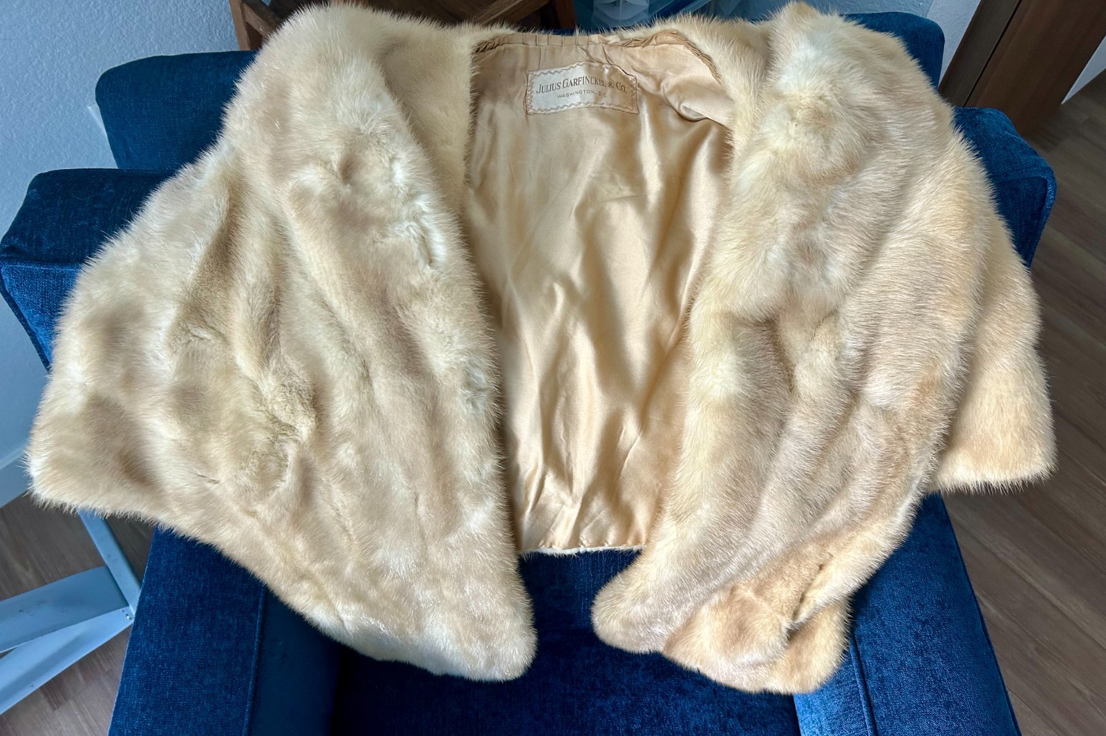 Vintage Blonde Mink Fur Stole Julius Garfinckel Washington DC Evening Wrap