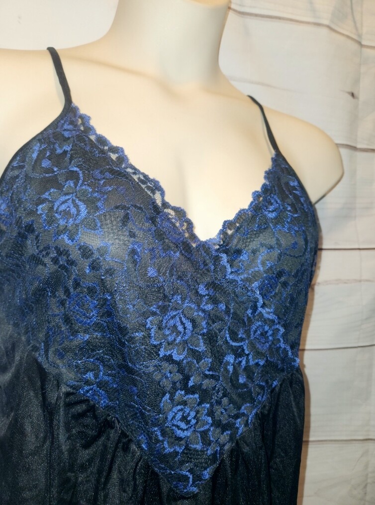 VTG Le Voy’s L Nylon Long Gown Blue Lace Nylon Negligee Black 40″B ~Fit like 1x