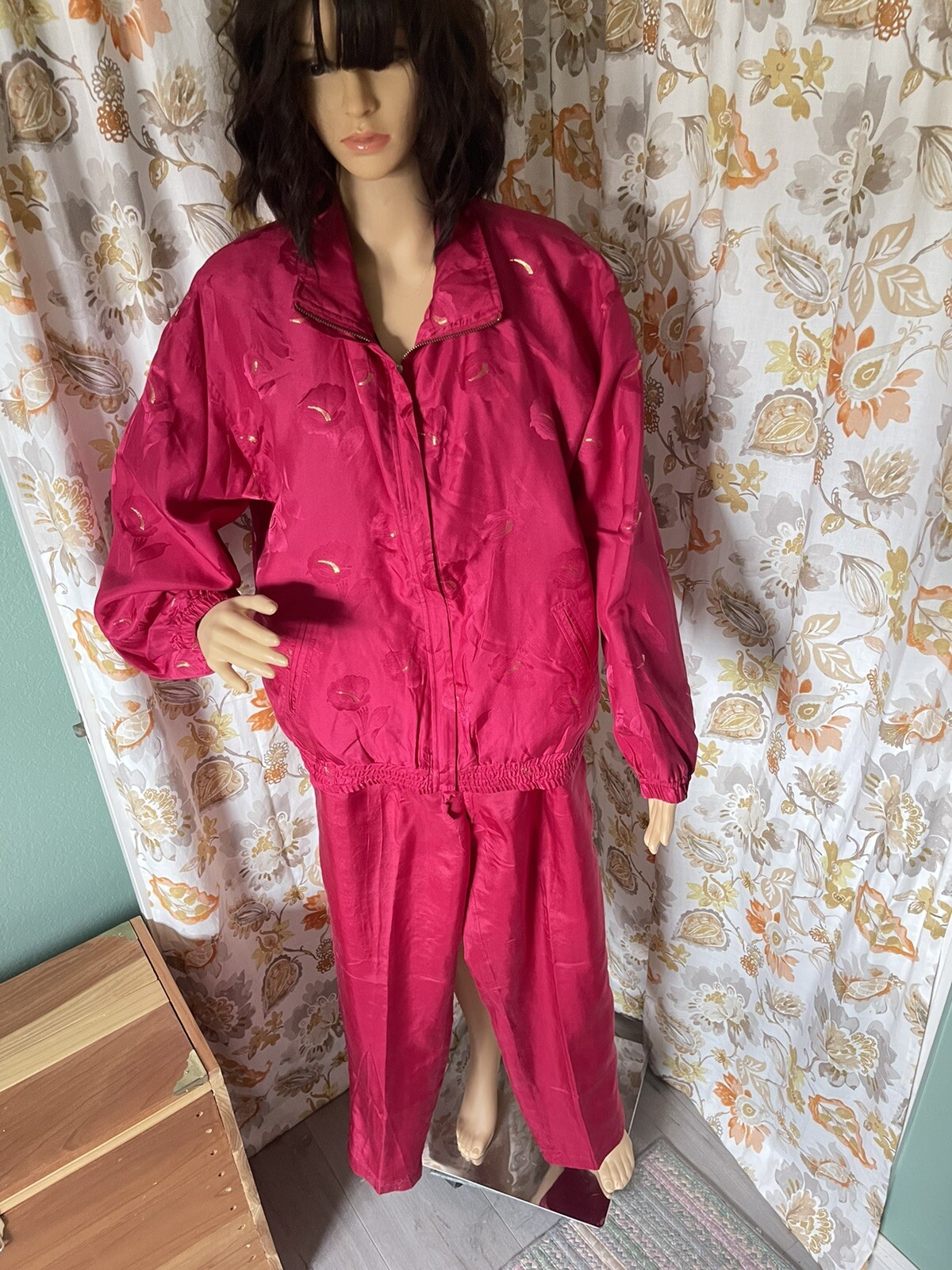 Vintage Abvien 1980s Windbreaker Set Red Gold size L-XL Tall