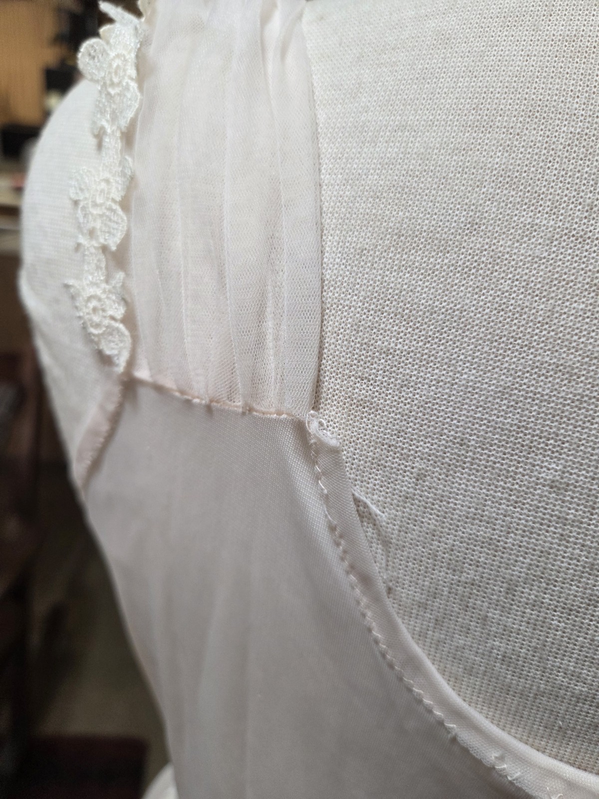 Forty Winks Vtg Sz 38 Nylon USA Long Blush Nightgown Floral Applique