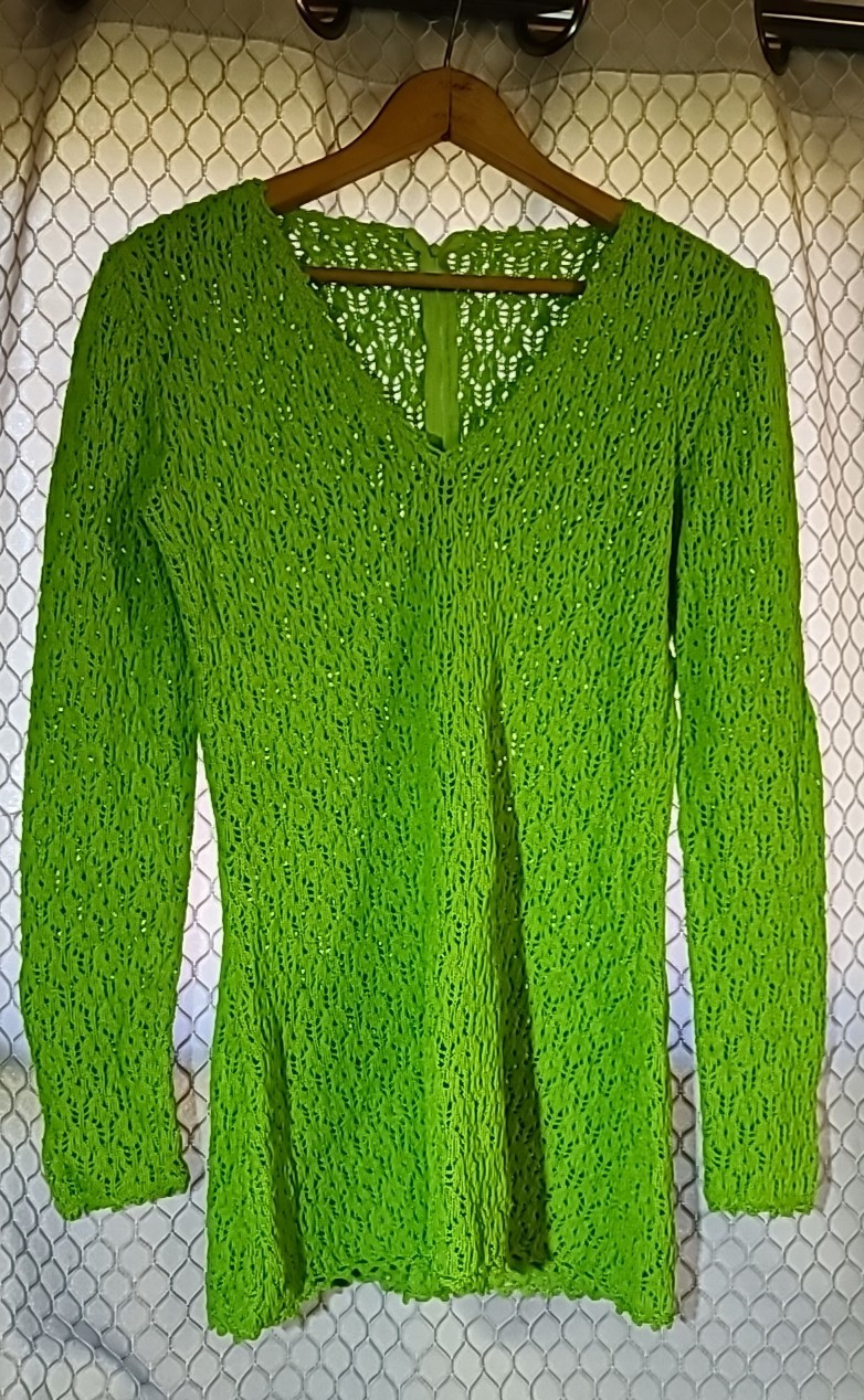 Vintage sweater ladies 60’s Picardo Size 10 green zip up back heavy shapely