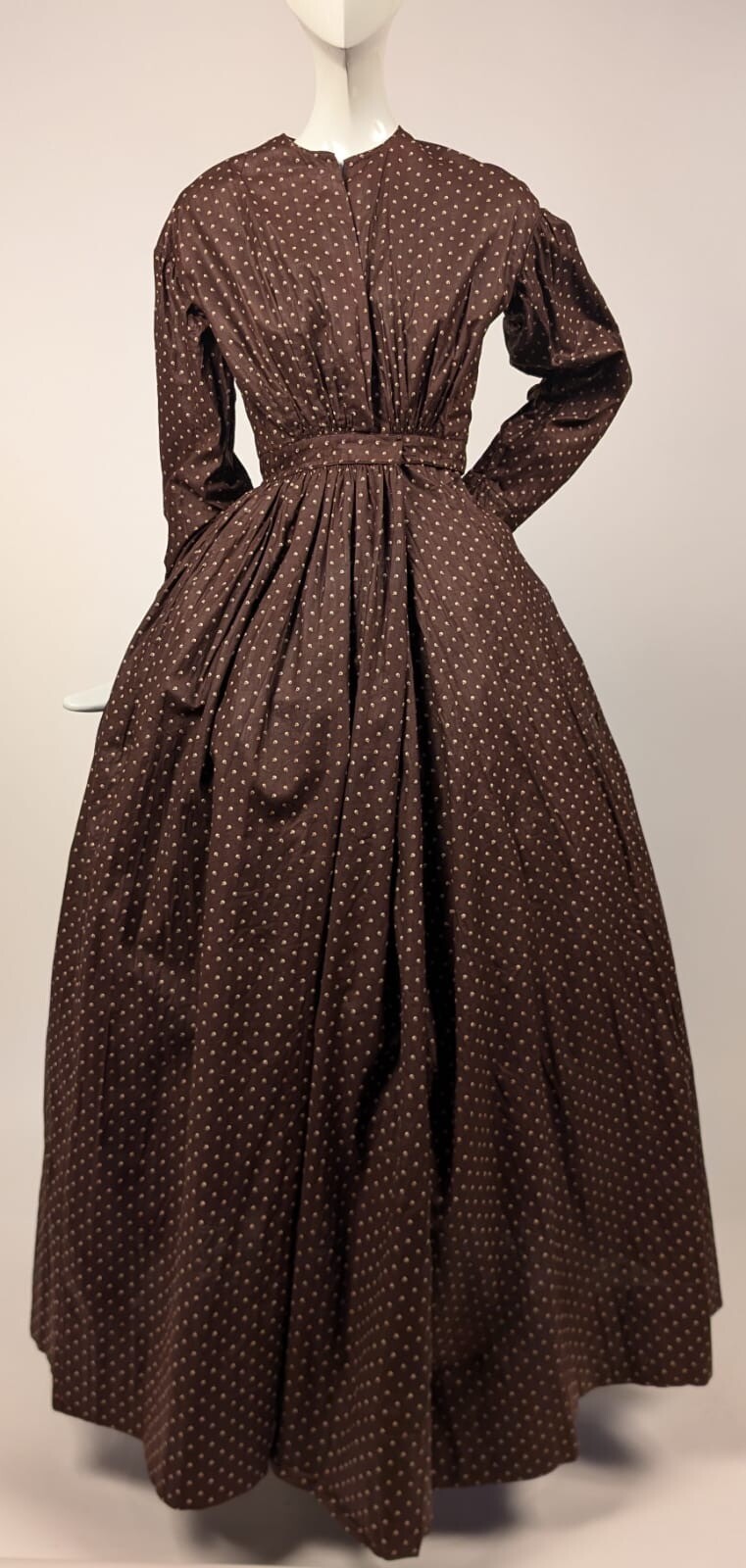 ANTIQUE 1850’S PRINT BROWN CALICO COTTON DAY DRESS 