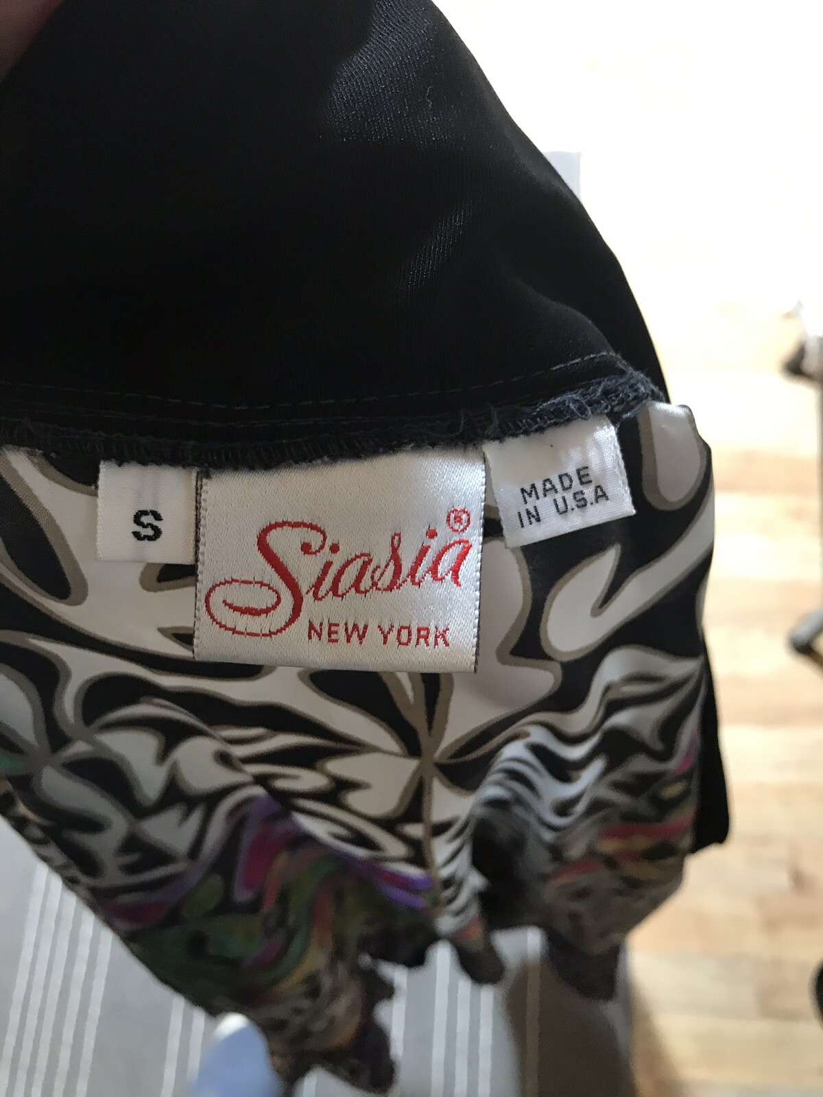 Vintage 1980s Siasia New York Colorful Asymmetrical Black & Abstract Top Gen Sm