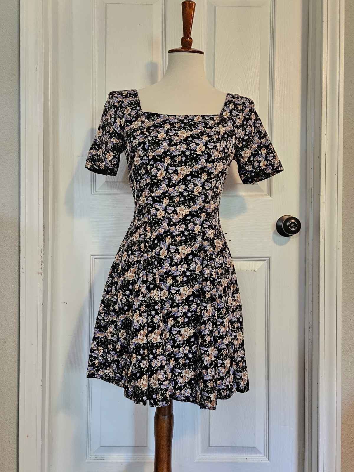 Vintage 80s/90s Paris Blues Black Blue Floral Fit&Flare Skater Mini Dress Size 3