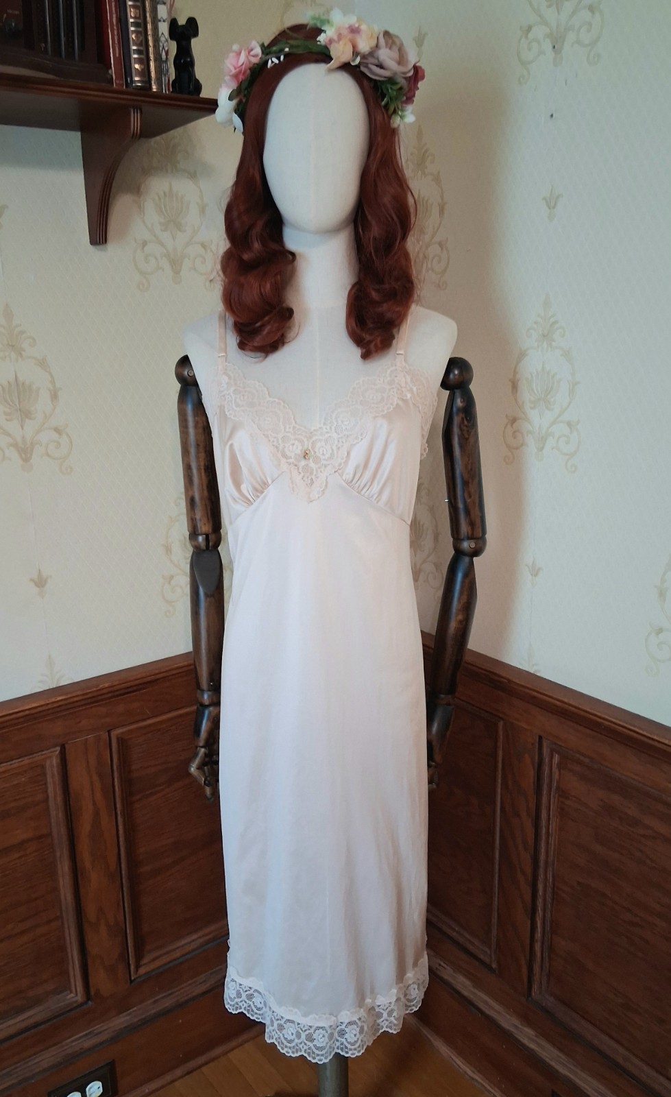 Vintage 1970s 1980s Sliperfection Beige Lacy Cottagecore Balletcore Slip Dress