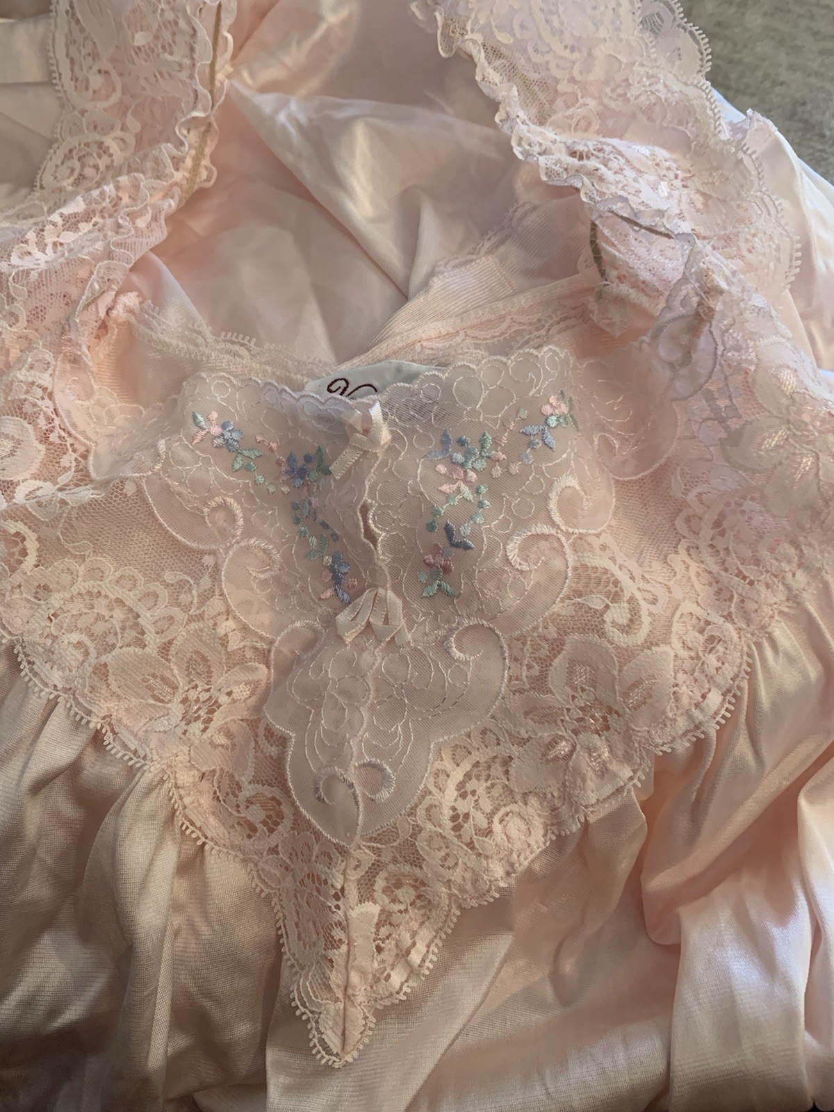 Vintage Vanity Fair Night Gown Robe Set Pink Nylon Embroidered Lace Size Small