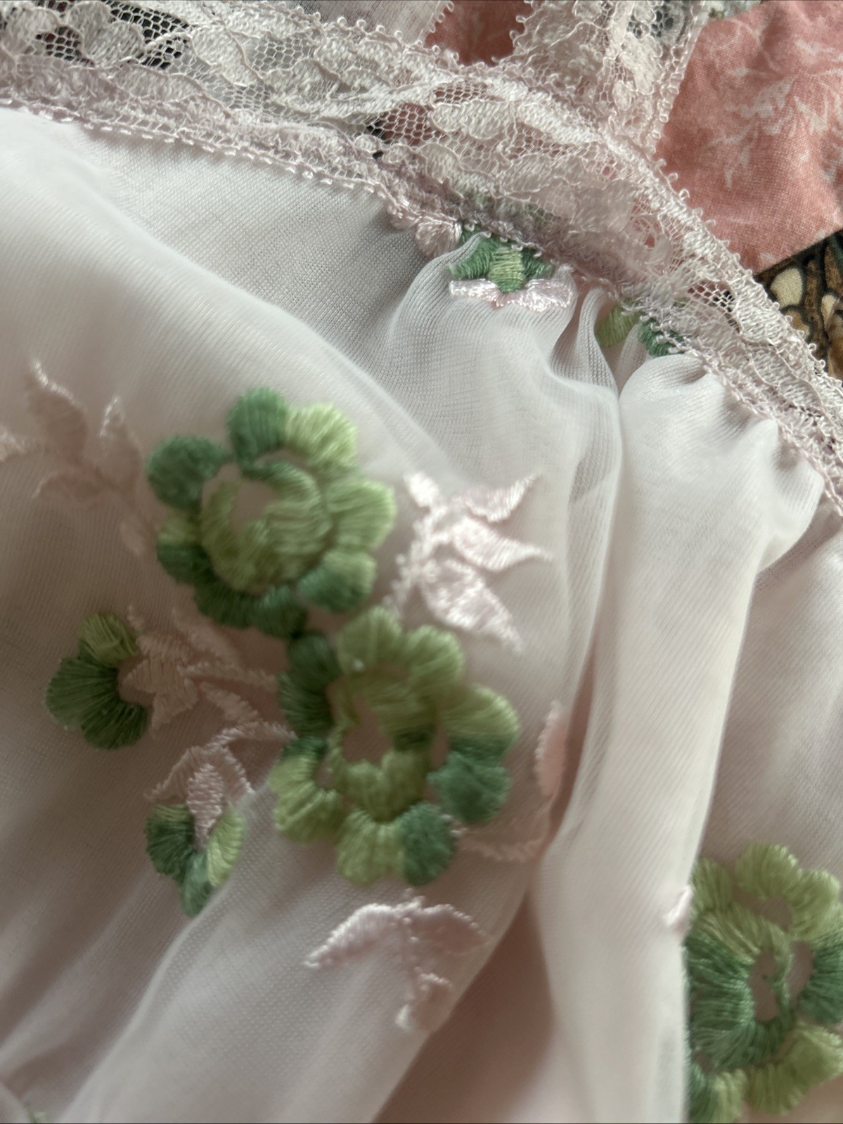 Vintage 1960s Dutchmaid Ephrata Pa Nylon Pink Nightgown Embroidered Flowers Lace
