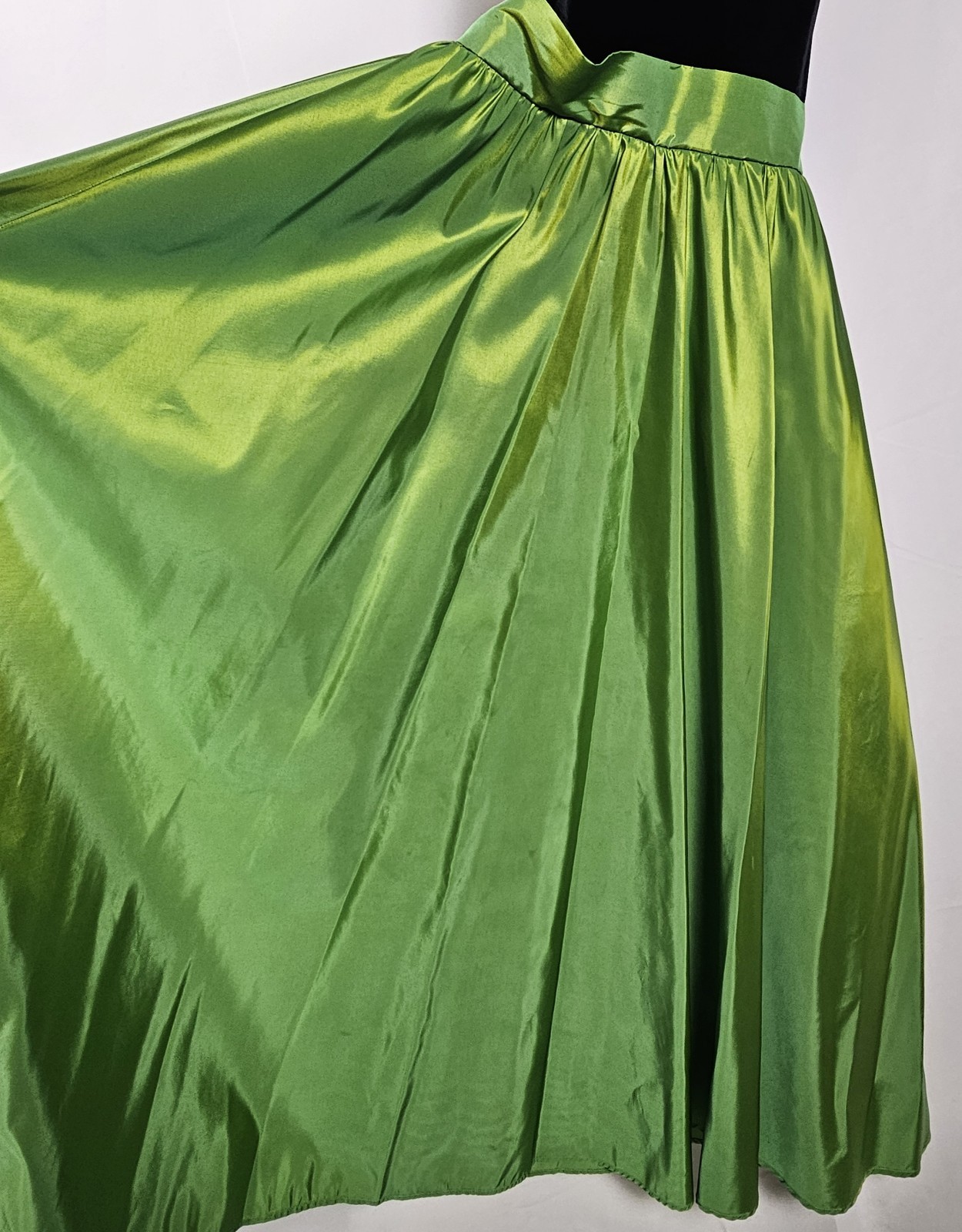 Vintage 80s Black Velvet Bodice & Iridescent Green Taffeta Skirt Gown ~ Vibrant!