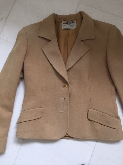 Jaeger vintage camel wool and camel hair blazer, size 10 Price includes new U.S.