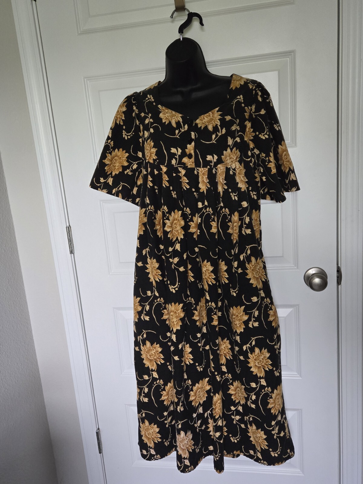 Phases Vintage Floral Muumuu House Dress Size S Grandmacore Grannycore Pockets
