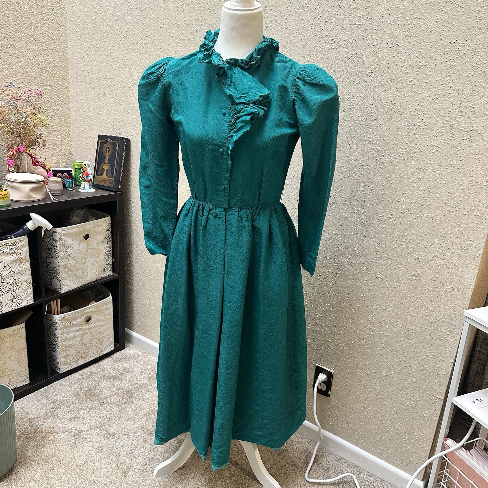 VTG 50s William Pearson Retro Midi Dress Ruffle Collar High Neck Emerald Green S