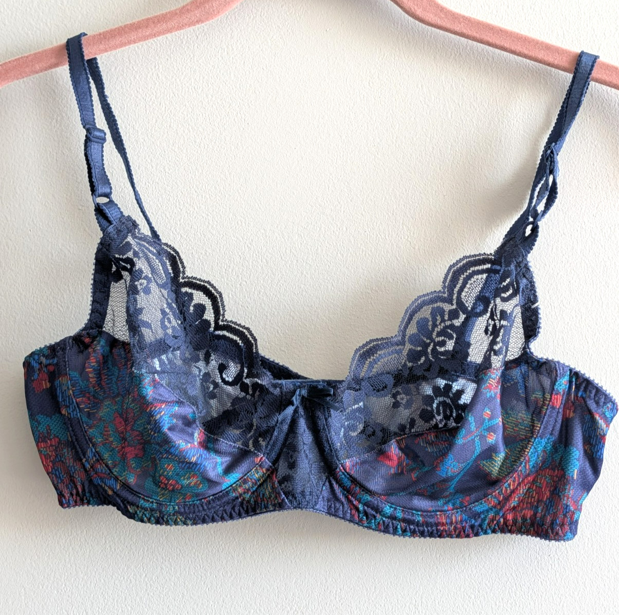 Vintage Maidenform Satin Floral Chantilly Lace Underwire Bra Size 36B Navy 7329