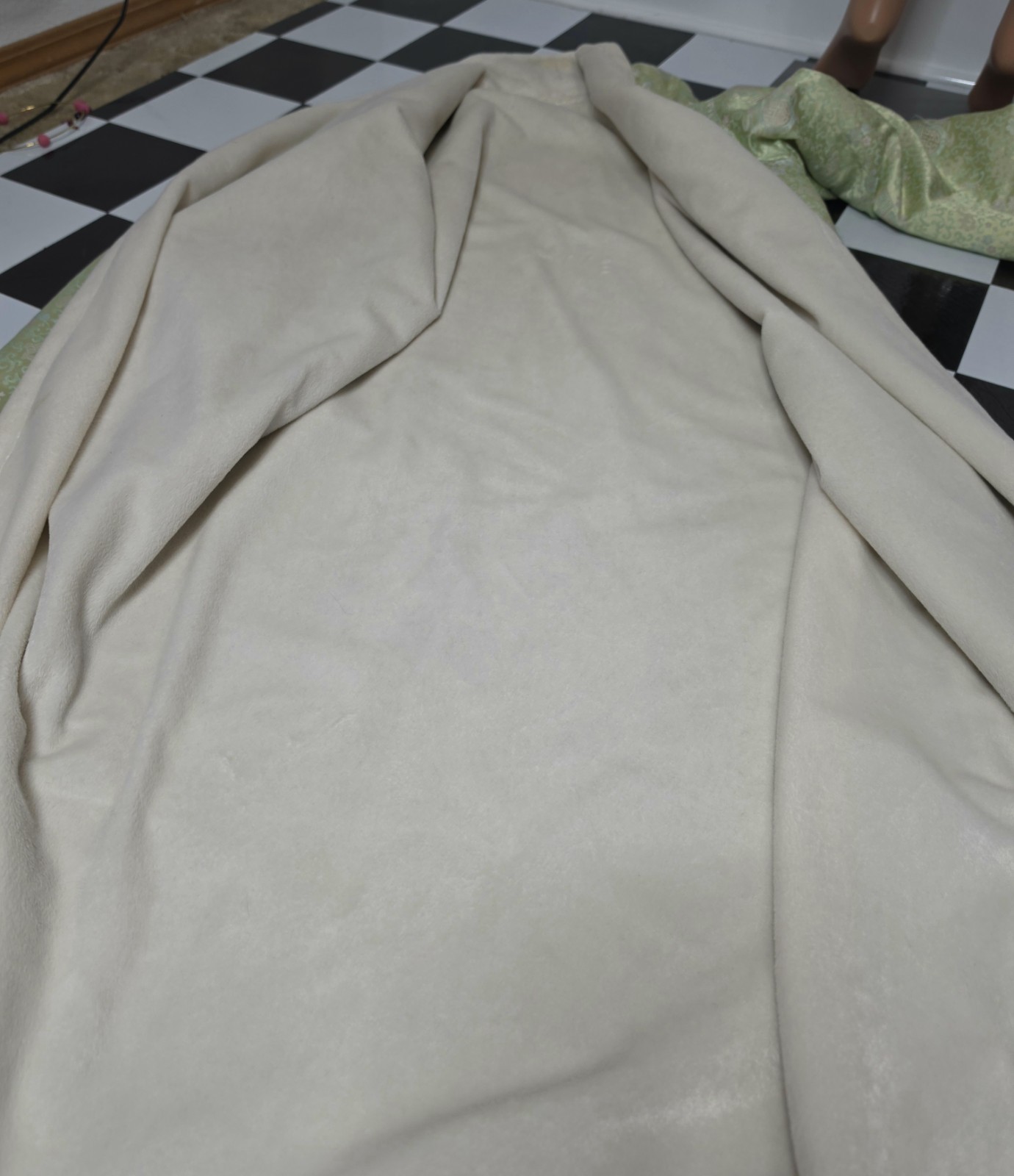 VTG Sage Green Asian Inspired Silky Satin Brocade Fleece Lined Robe Housecoat