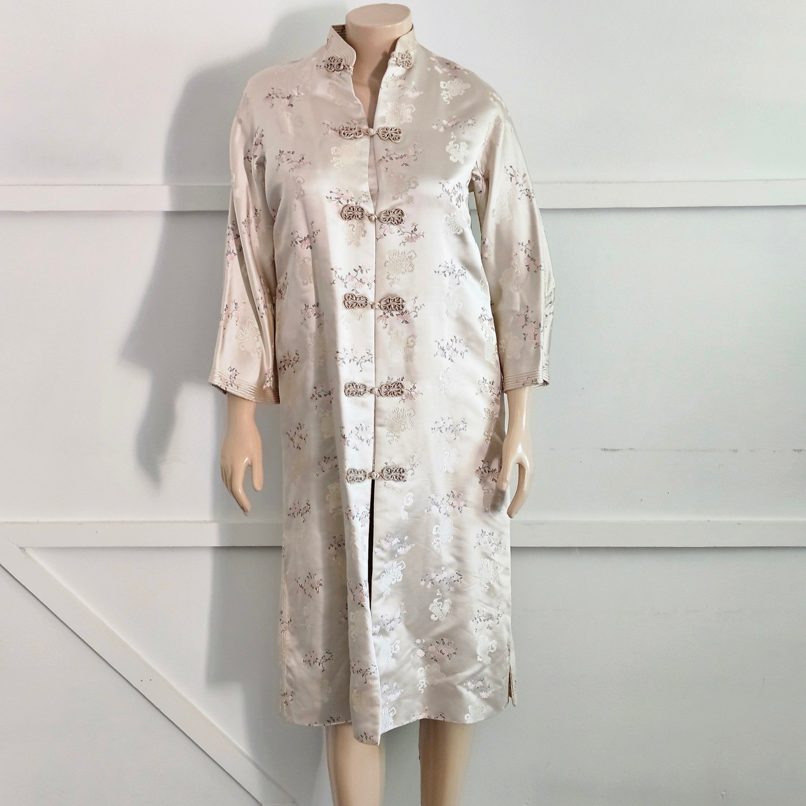 VTG British Crown Colony Champagne Satin Floral Crane Cheongsam Duster Robe Coat