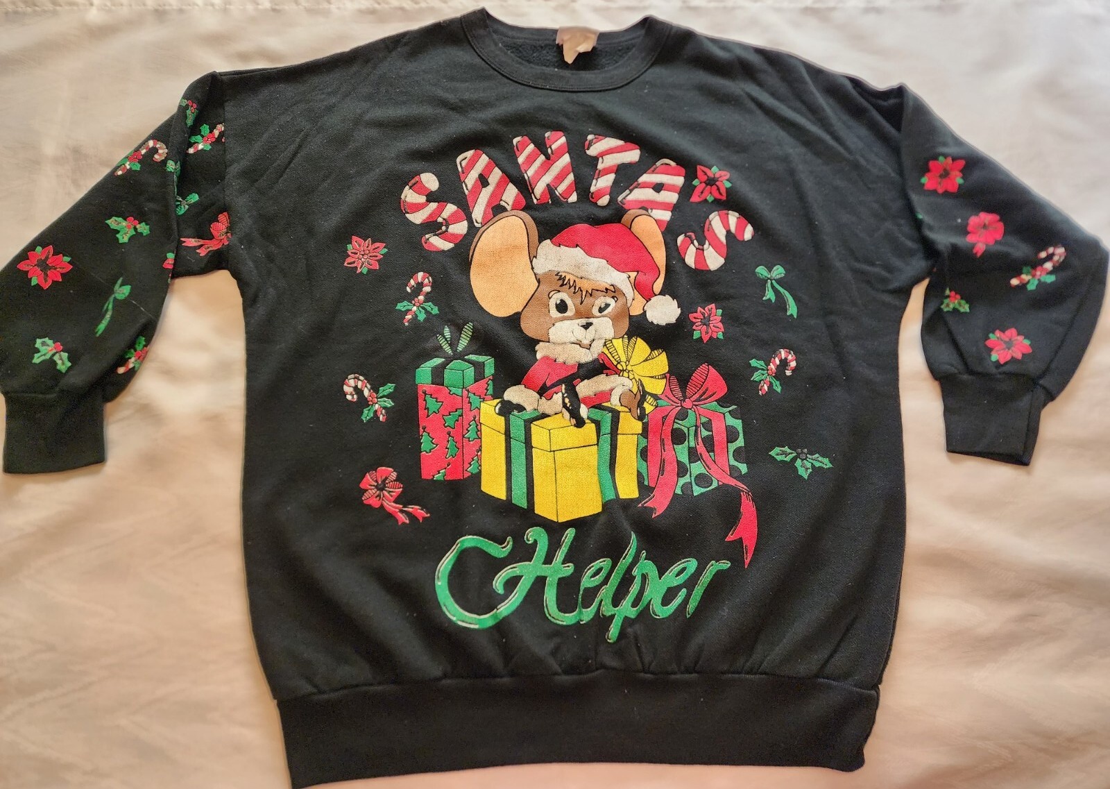 Holiday Time „Ugly” Christmas Sweatshirt Santa’s Helper Christmas Mouse Vtg 90s