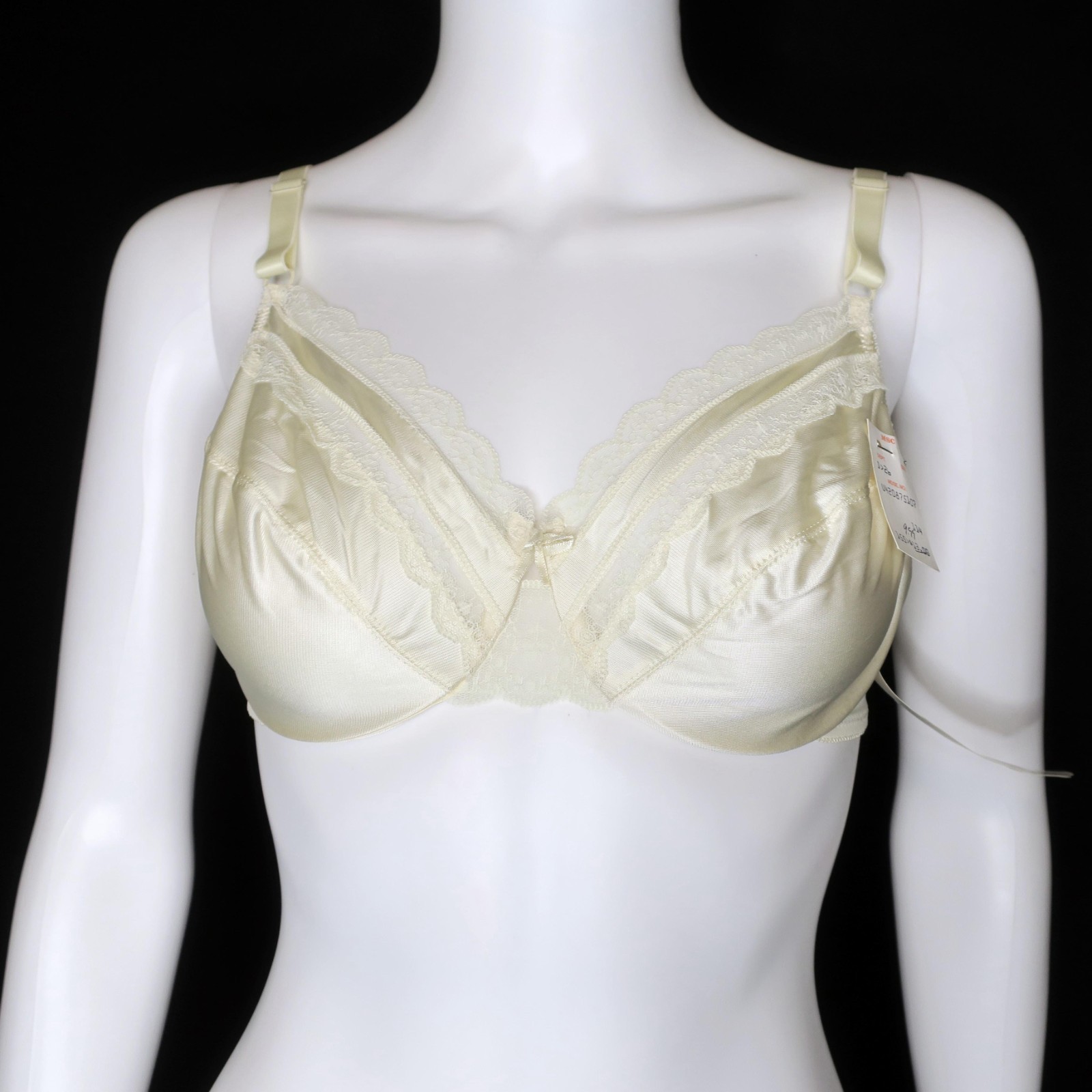 Vintage Vanity Fair 75-110 Ivory Nylon Lace Underwire Bra Women’s 36C NOS