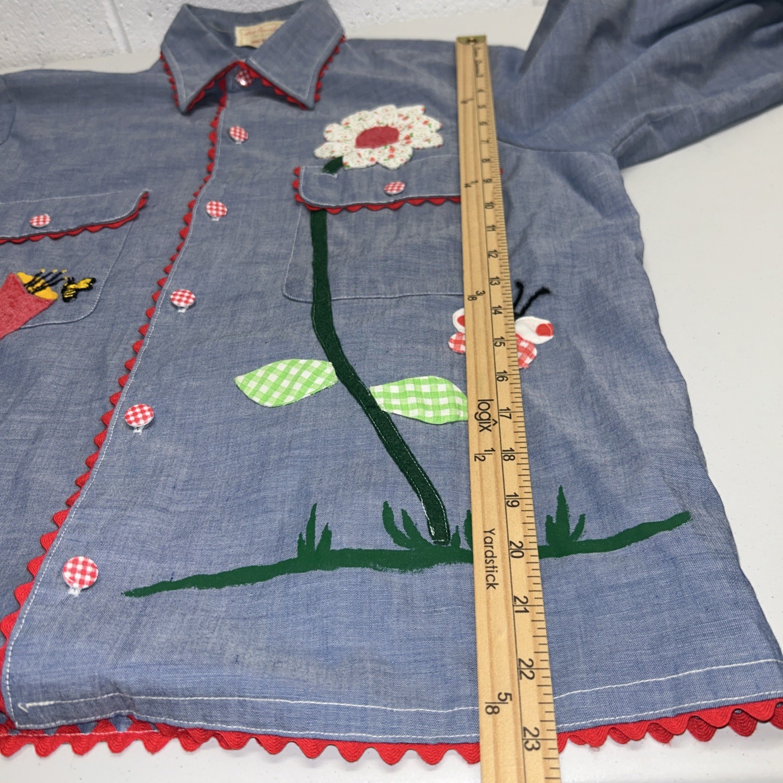 VTG Chambray Hand Embroidered Shirt Blue Floral Bee Holly Hobby Big Mac Med E4