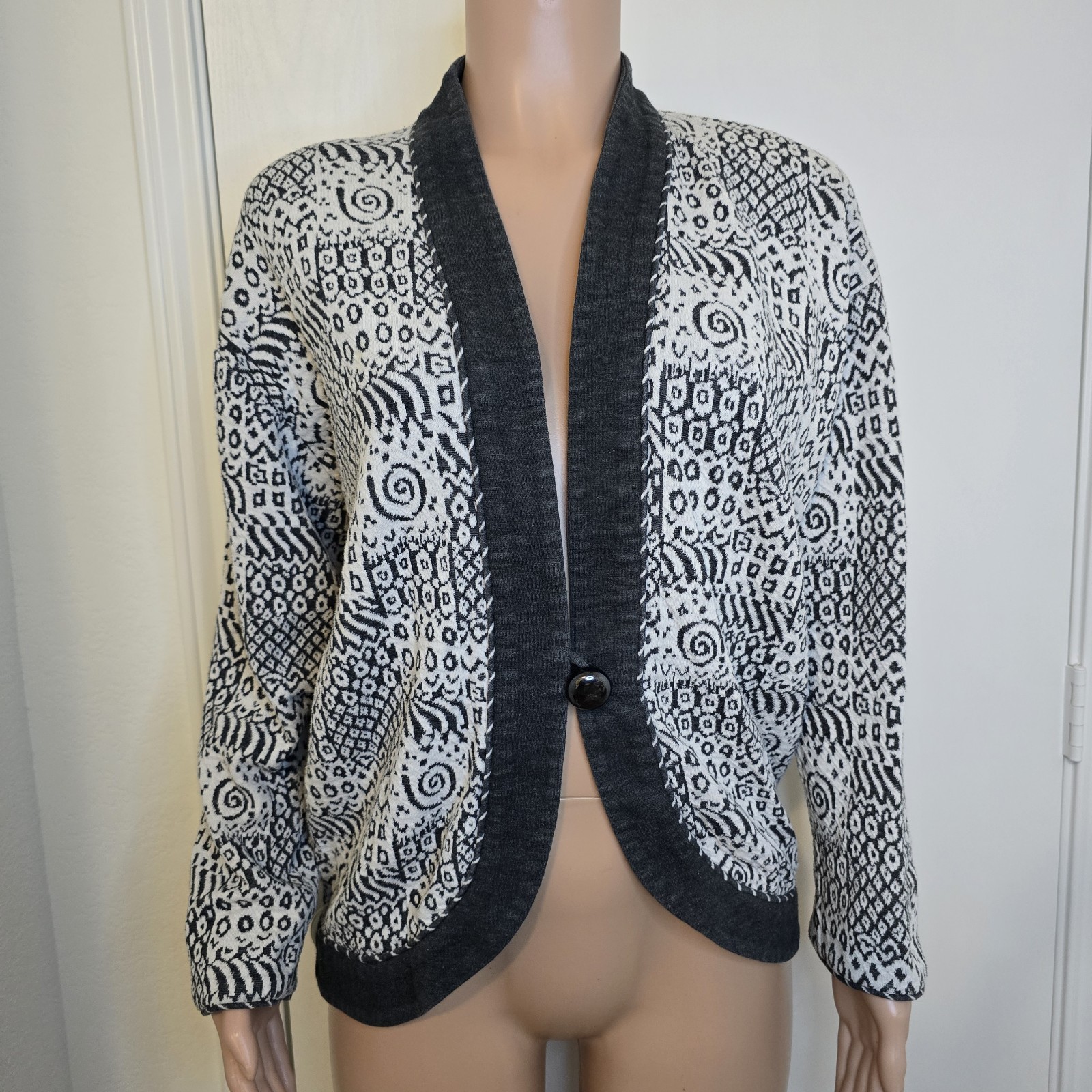 VTG Jo Hardin B&W Single Button Cardigan Sz M USA Monochromatic Geometric