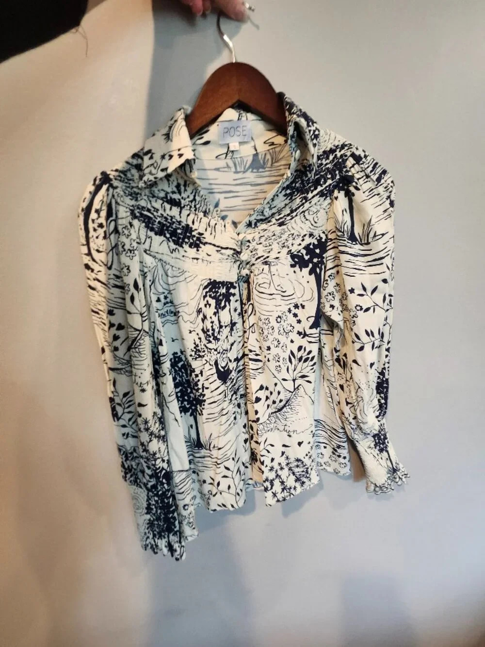 POSE light cream/off white and navy patterned blouse VINTAGE Style