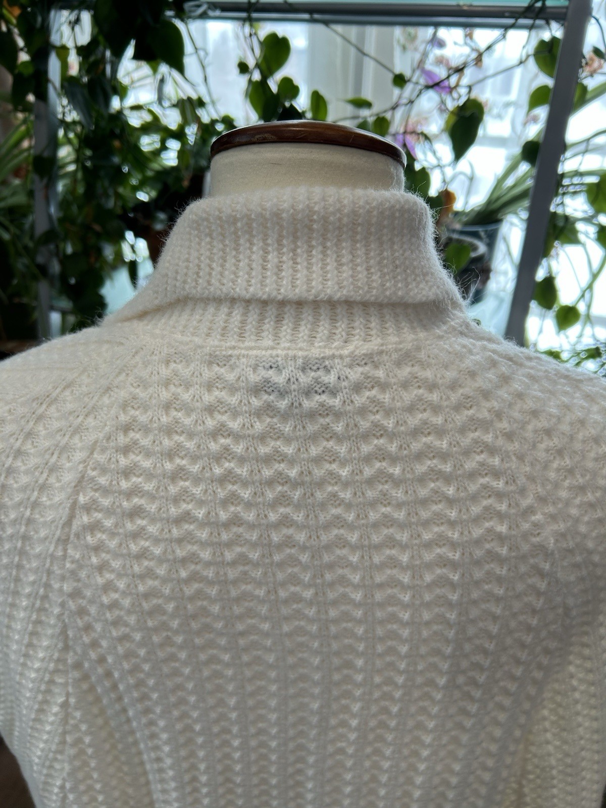 VTG Women’s Fashioned 100% Turbo Orlon Acrylic White Fringed Button Shawl Cape