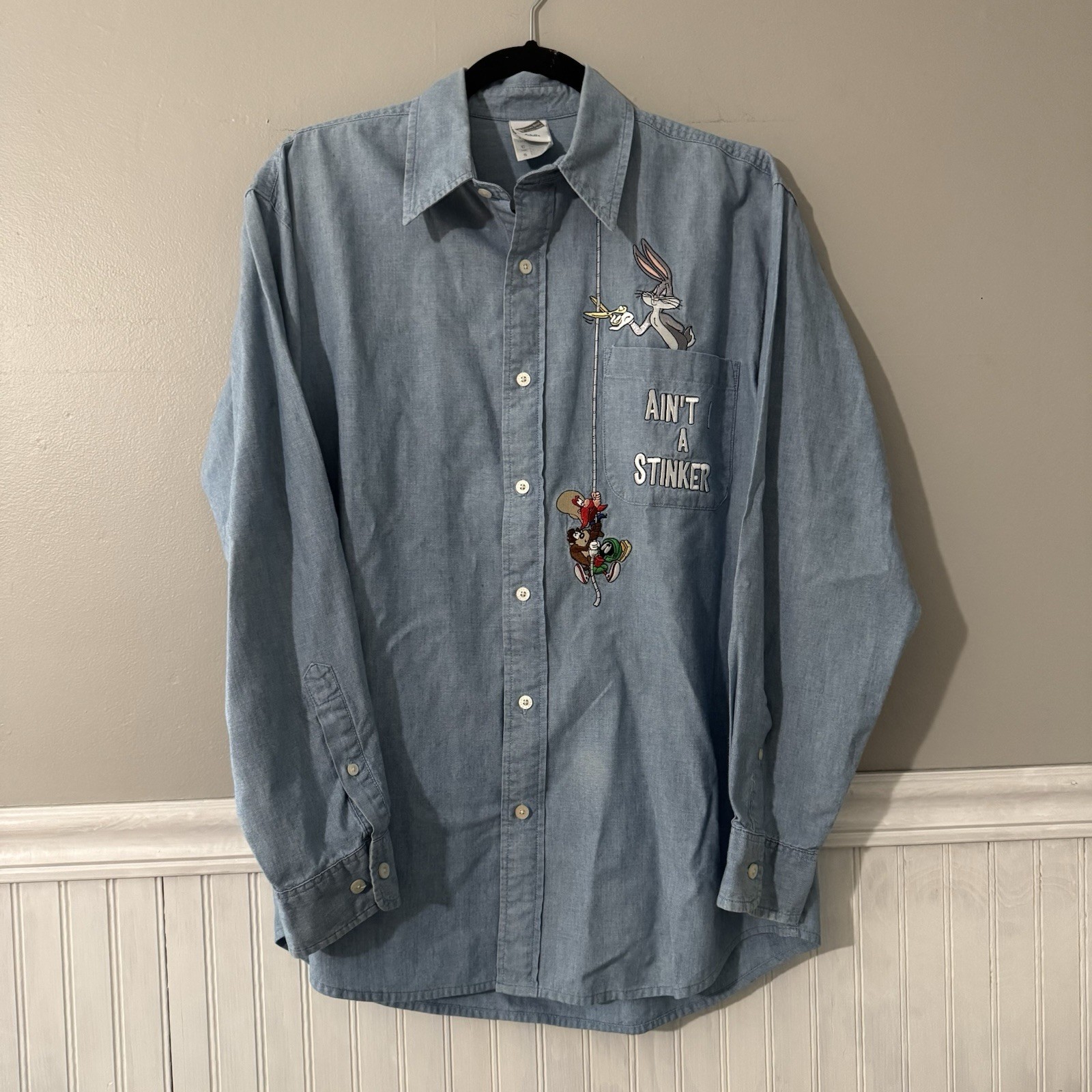 Vintage 90’s Looney Tunes Warner Bros. Studio Button Up Long Sleeve Shirt Size S
