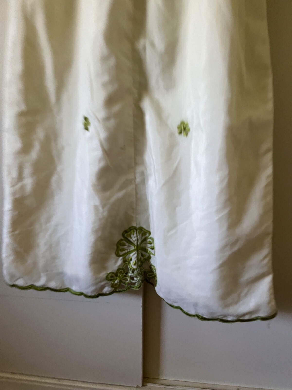 Vintage Cream and Green Embroidered Midi Dress sz 6 unnamed beautiful