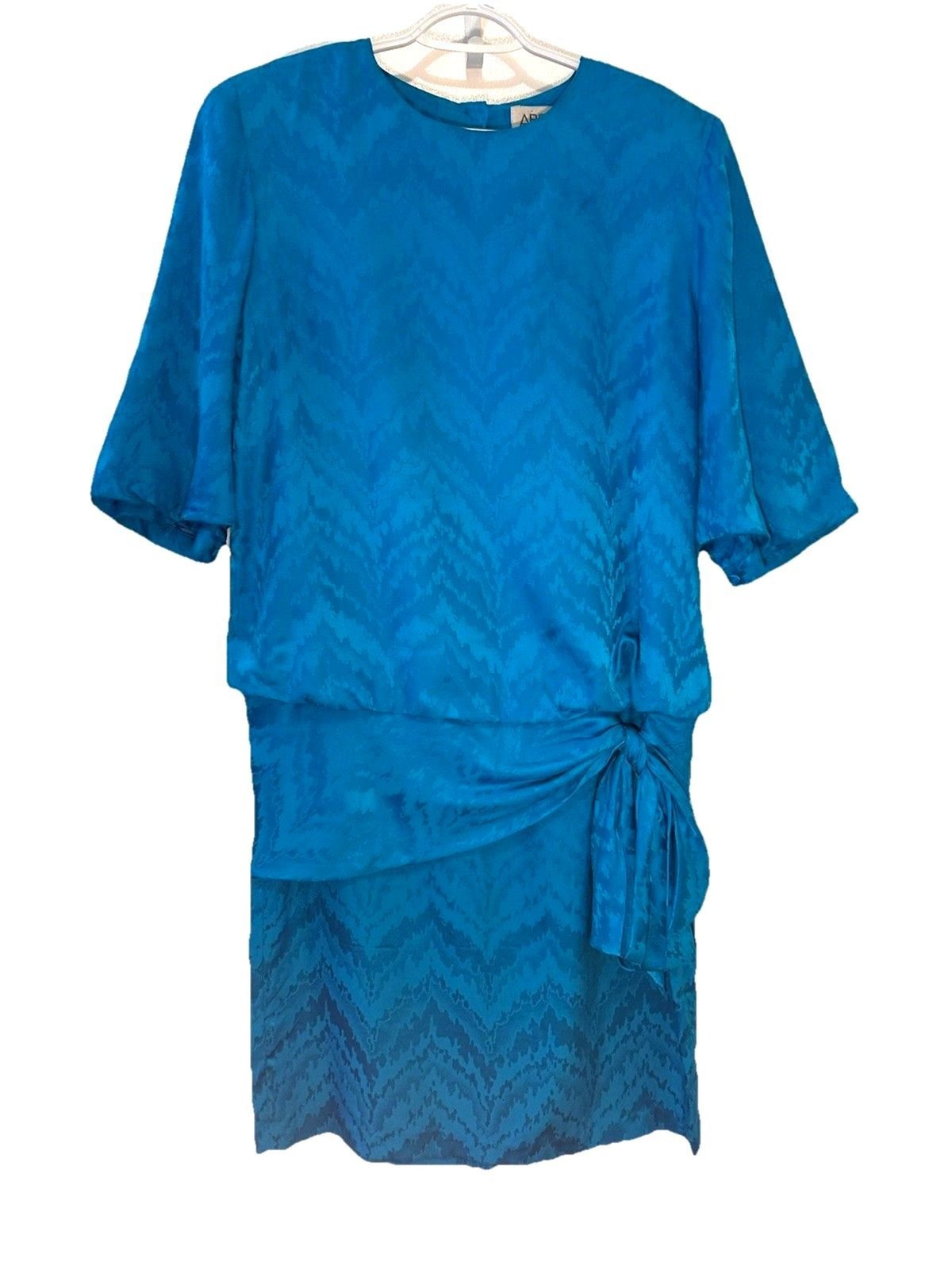 Vintage Argenti Pure Silk Teal Jacquard Dress Ruched Side Knot Size 12 43″ Midi