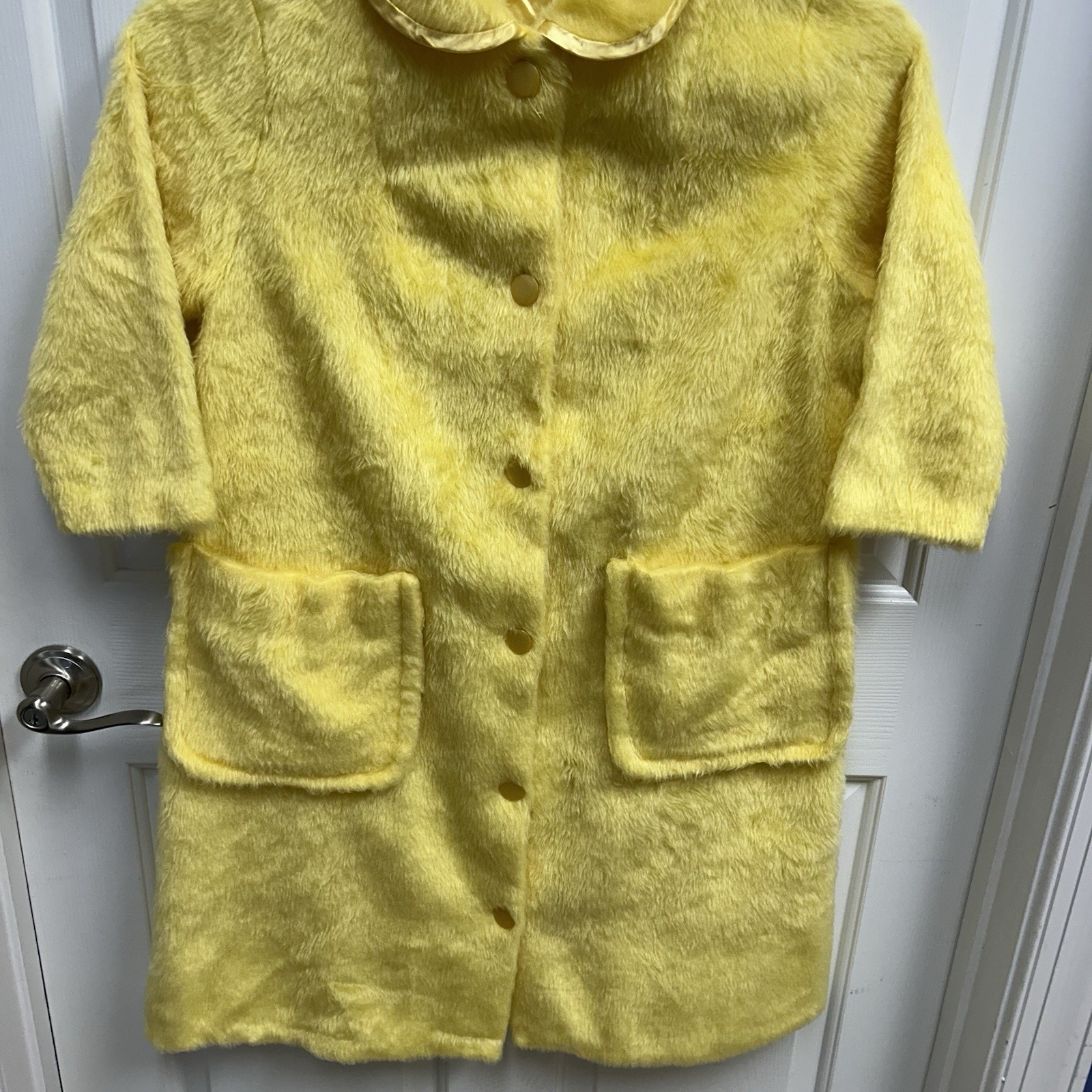 Womens Vintage Sz 10 Yellow Faux Fur Coat 3/4 Sleeve Buttons Satin Trim Pockets