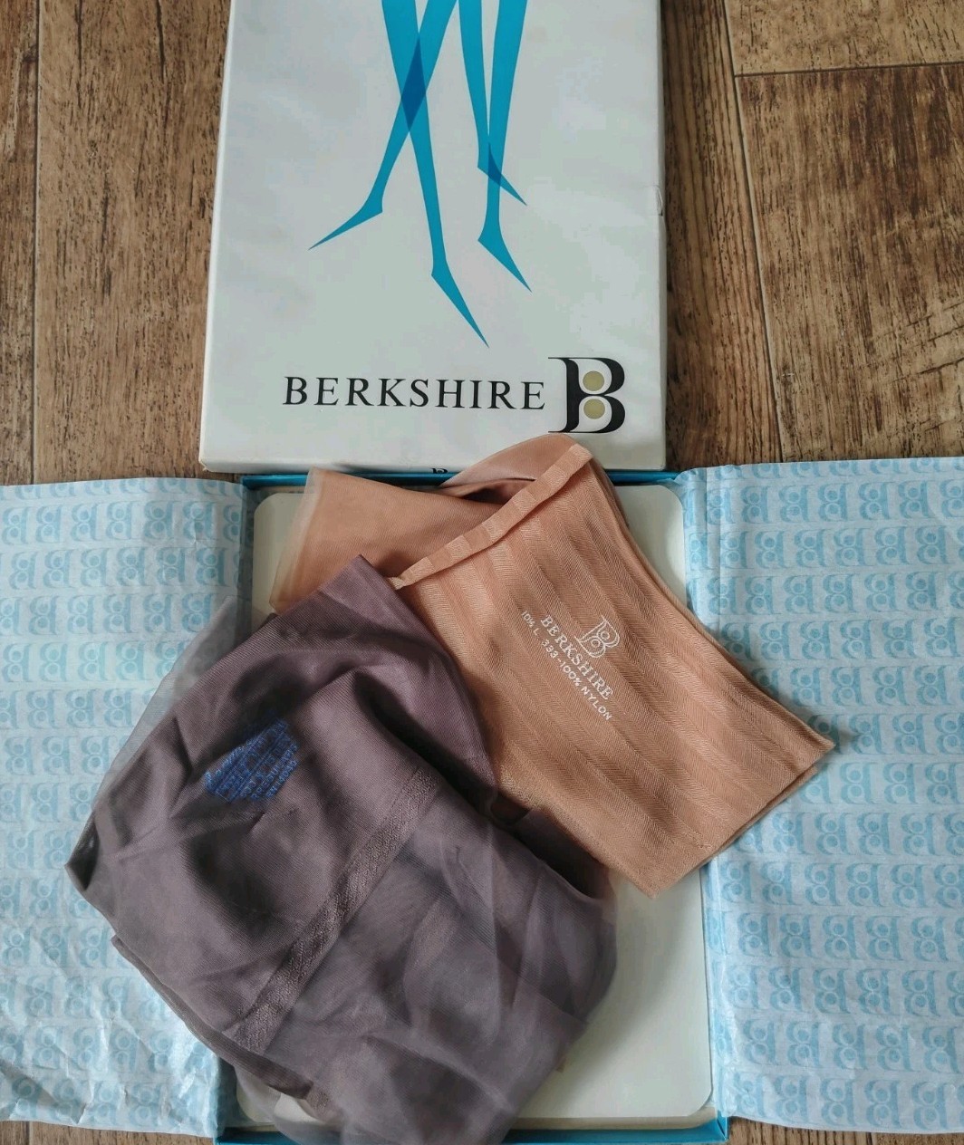 Vintage 2 pairs Berkshire Nylons Original Box & Wrapping -size 10 1/2 L