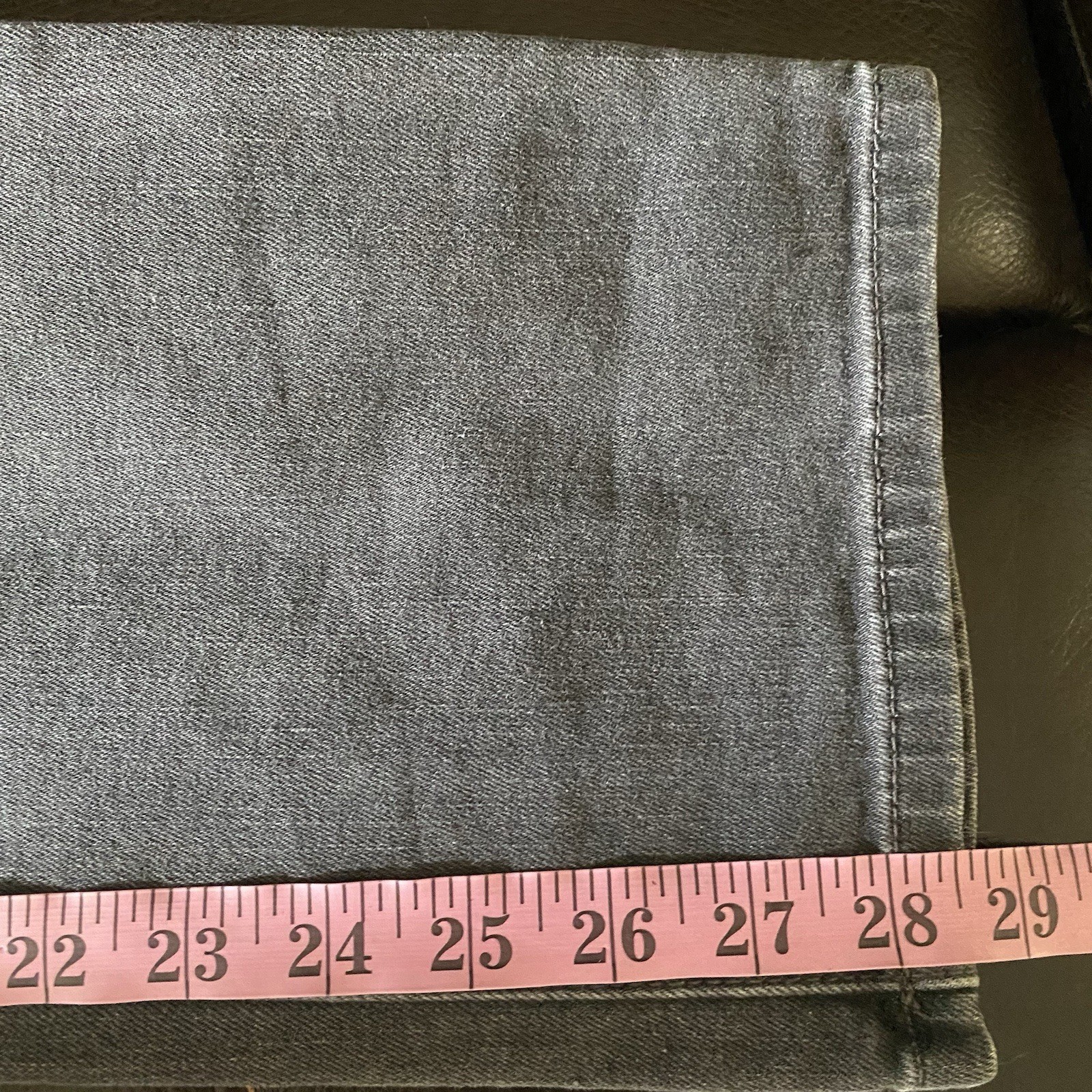 VIN Women’s Black Gray CHAPS Denim Petite Jeans Size 10P 28″ Inseam Cotton Blend