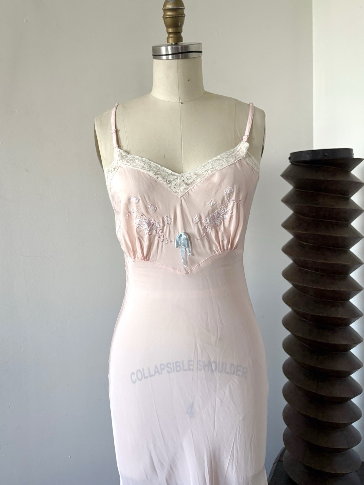 1940s Pink Bias Cut Rayon Slip Dress Floral Embroidery Lace Trim Satin Bow XS