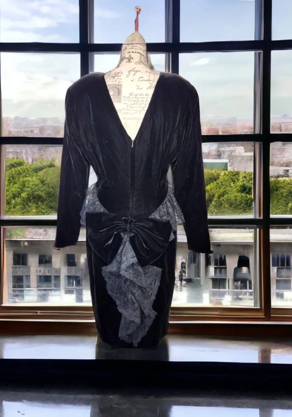 Vintage CC Courtenay Black Velvet Dress Lace, Bow, 8 Formal Cocktail Holiday LBD