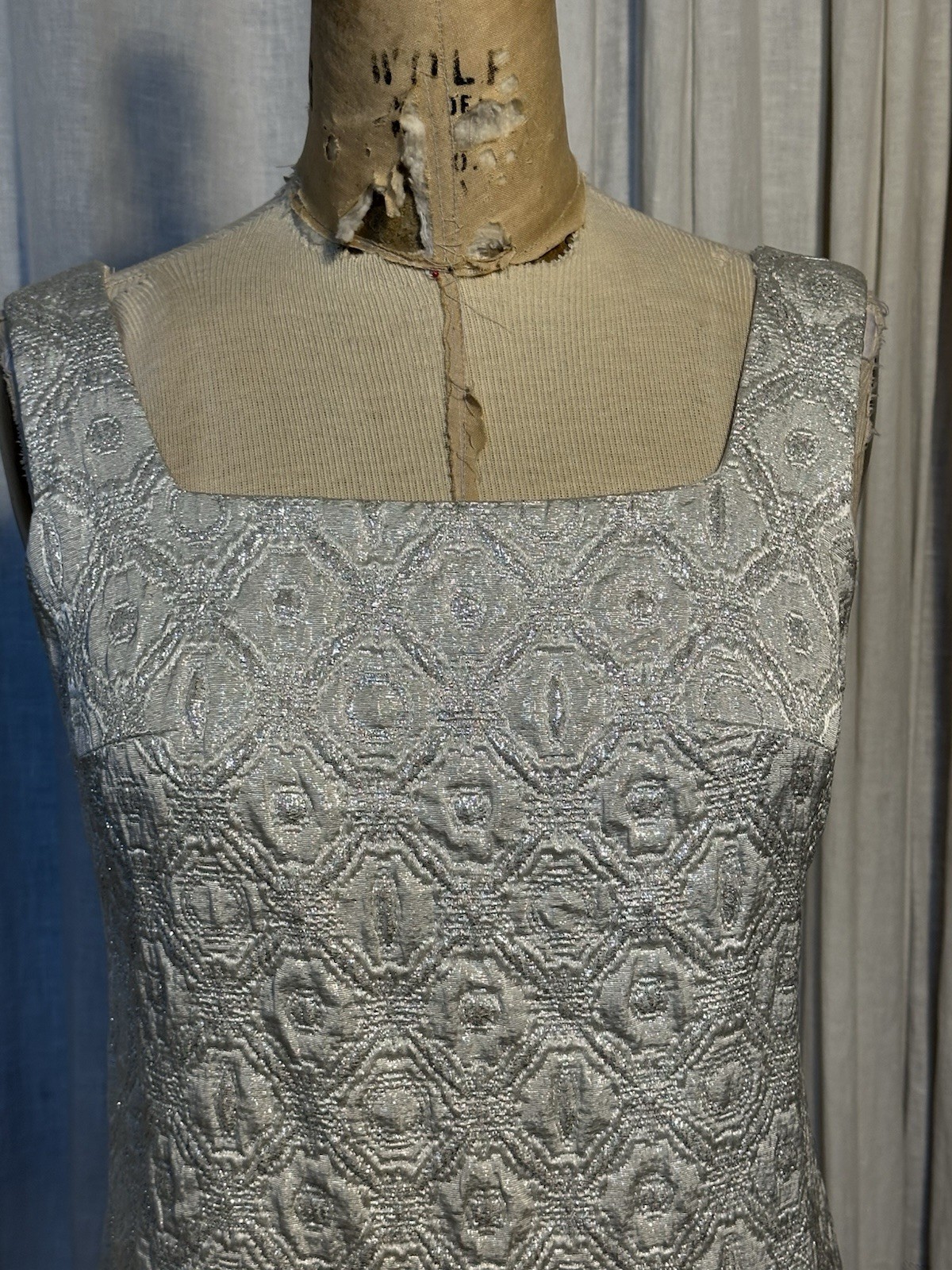 Vintage Mod 60s White Silver Metallic Sleeveless Dress Sz XS-S Pre-owned