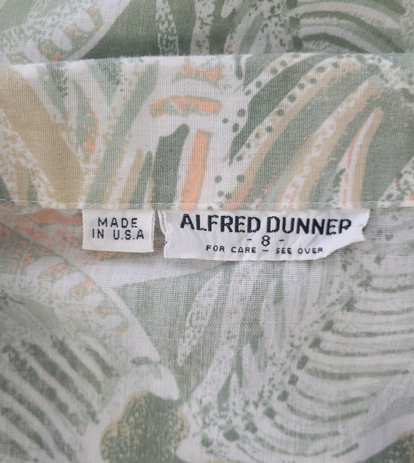 Vintage Alfred Dunner Sage Green/Tan/Peach Leaf Pattern Button Down Size 8