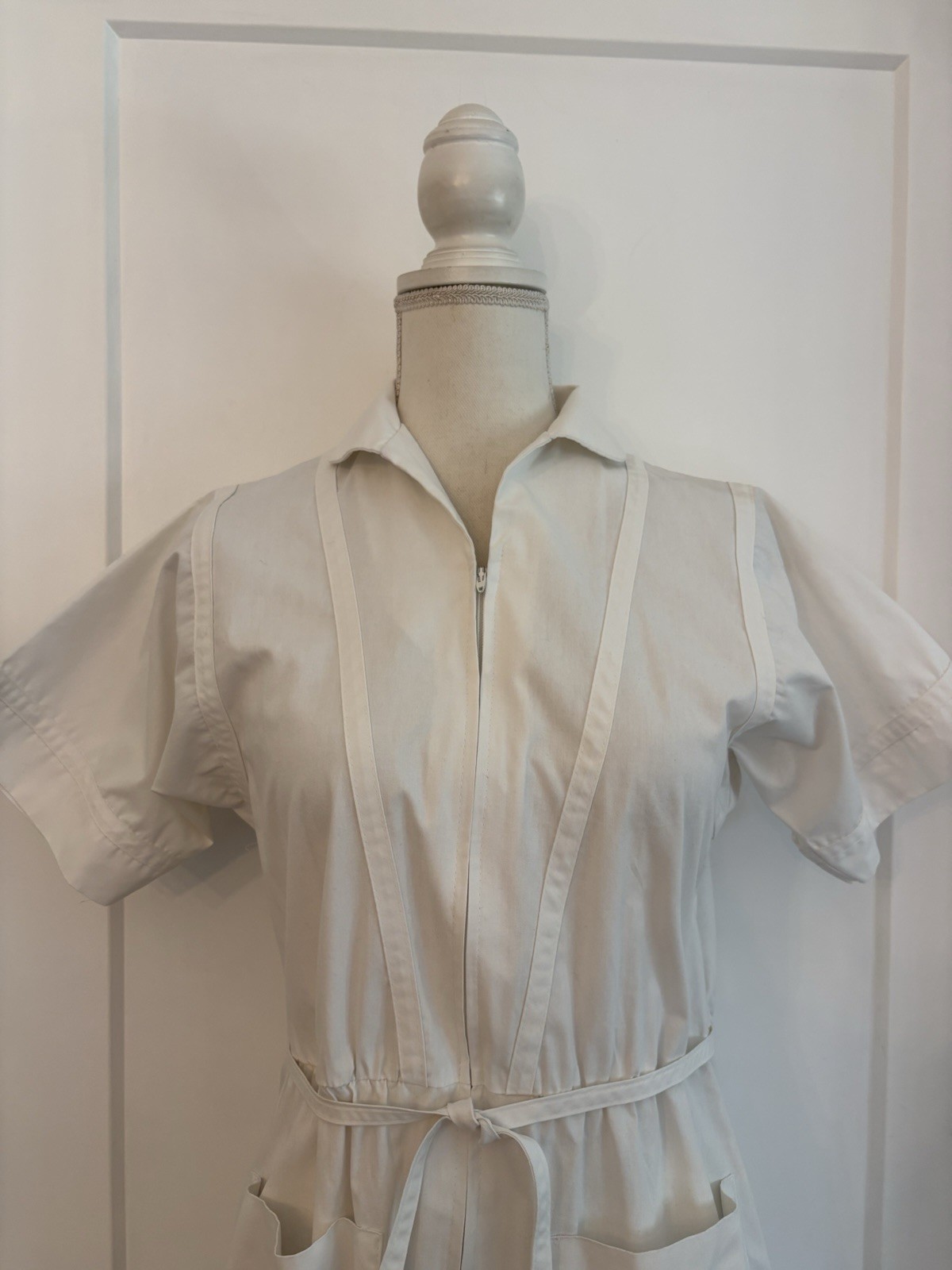 Women’s Vintage 60’s 70’s White Swan Nurse Dress Uniform in White Size 8