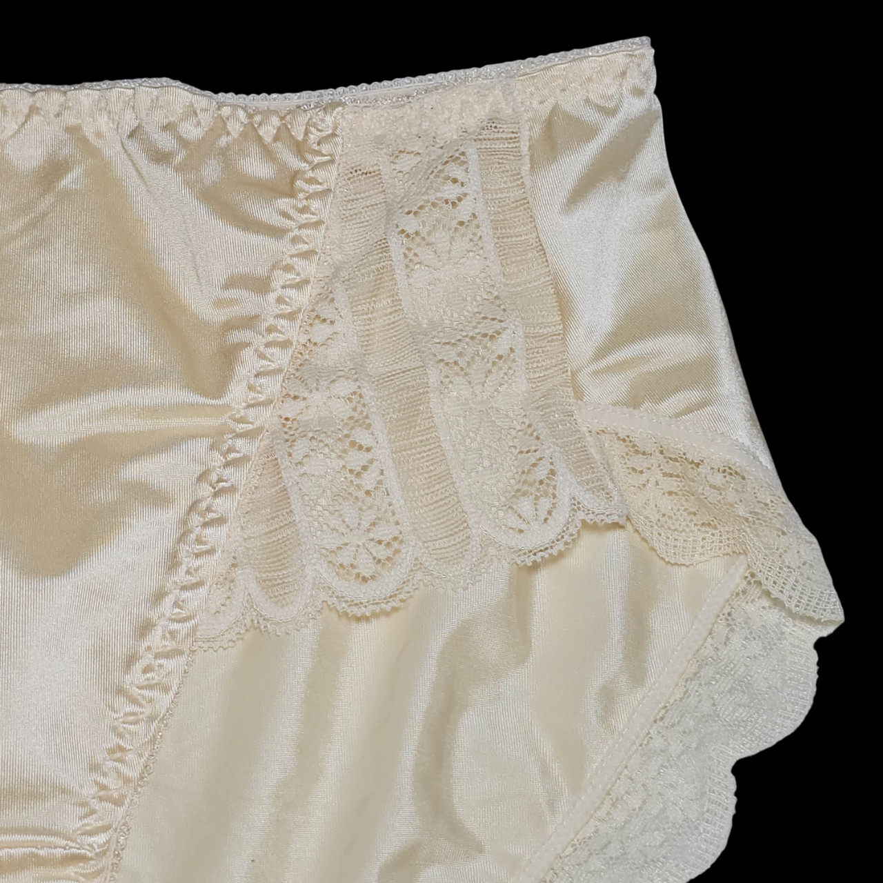 Vintage Slippery Yellow Panty Nylon Spandex Sissy Lace Brief Size 6-7 Hip 35-39″