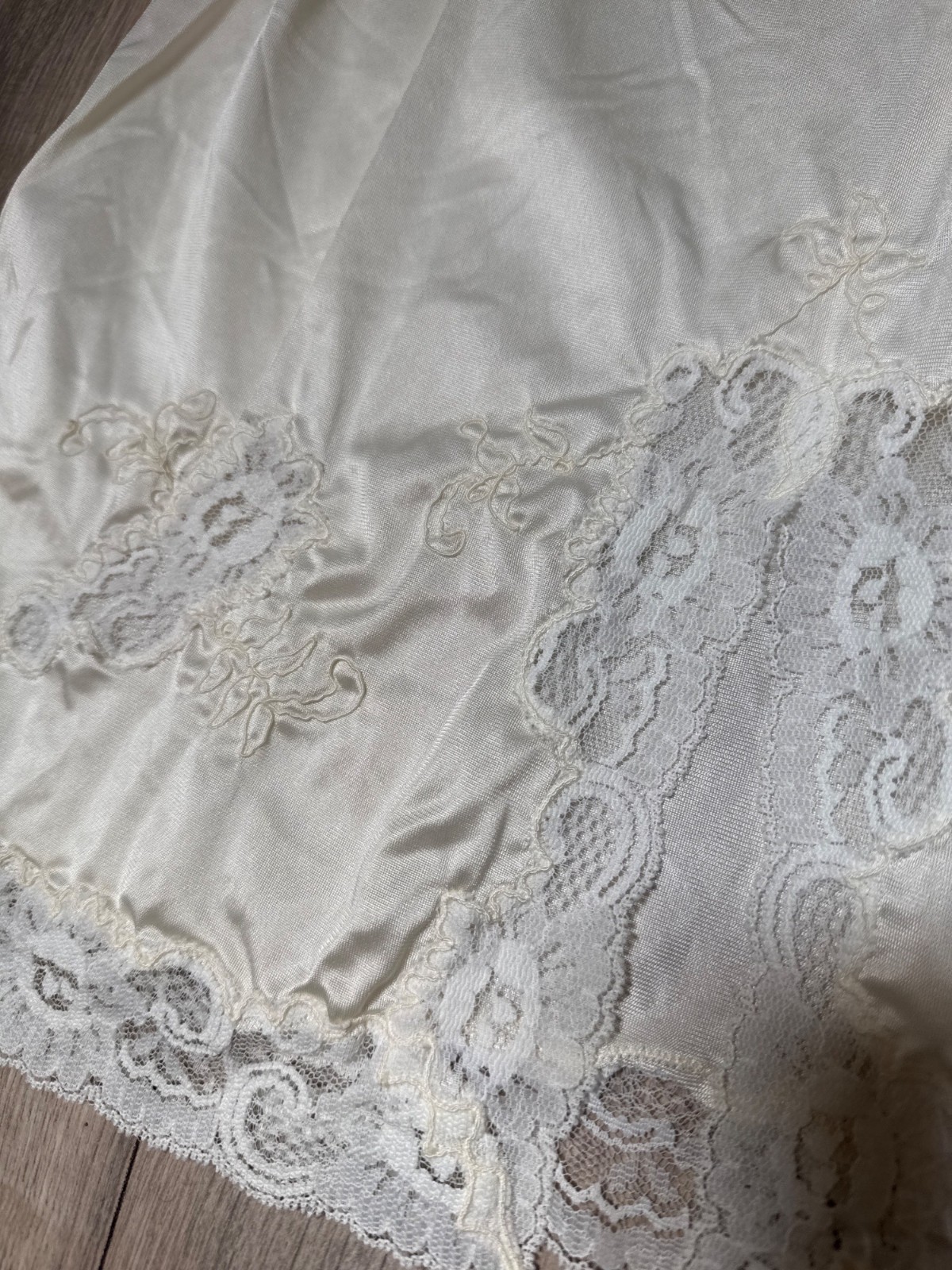 Vintage Ivory Lace-Trimmed Half Slip Underskirt With Elastic Waistband 24-Inch L
